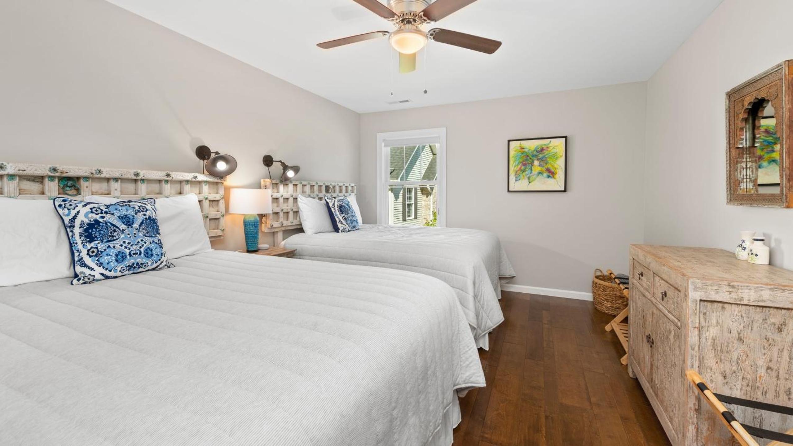 Little Sycamore Duplex by AvantStay Sleeps 20 w Private Patio 6 Minutes to Downtown Asheville