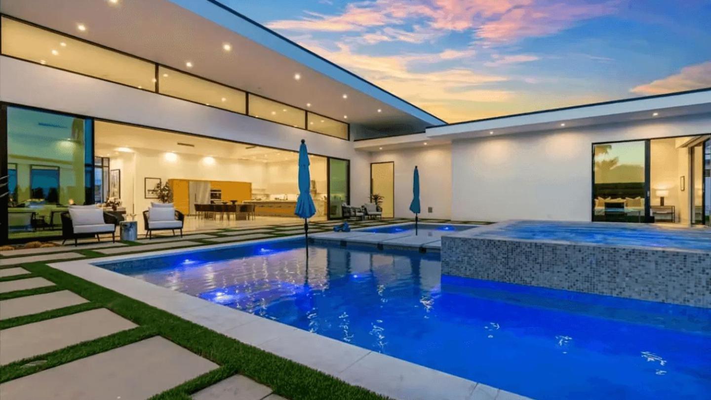 Sleeps 28 2 Luxe Villas w Pickleball Court Bravo Villas Dorada by AvantStay