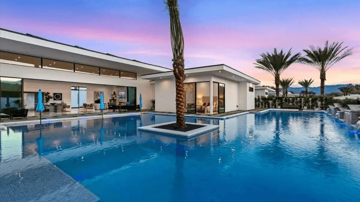 Sleeps 28 2 Luxe Villas w Pickleball Court Bravo Villas Dorada by AvantStay