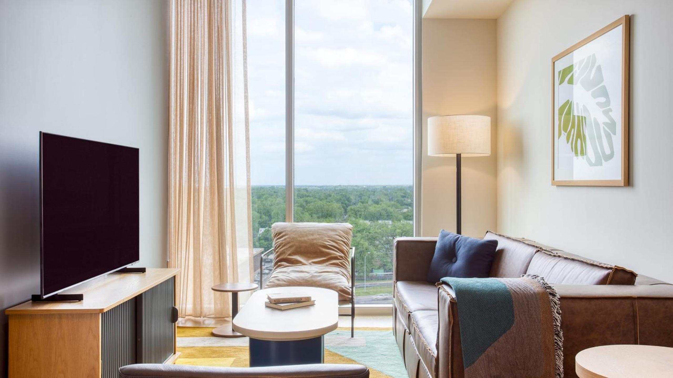 Sleeps 34 11 Condos in New Austin High Rise w Rooftop Pool Gym Yoga Studio