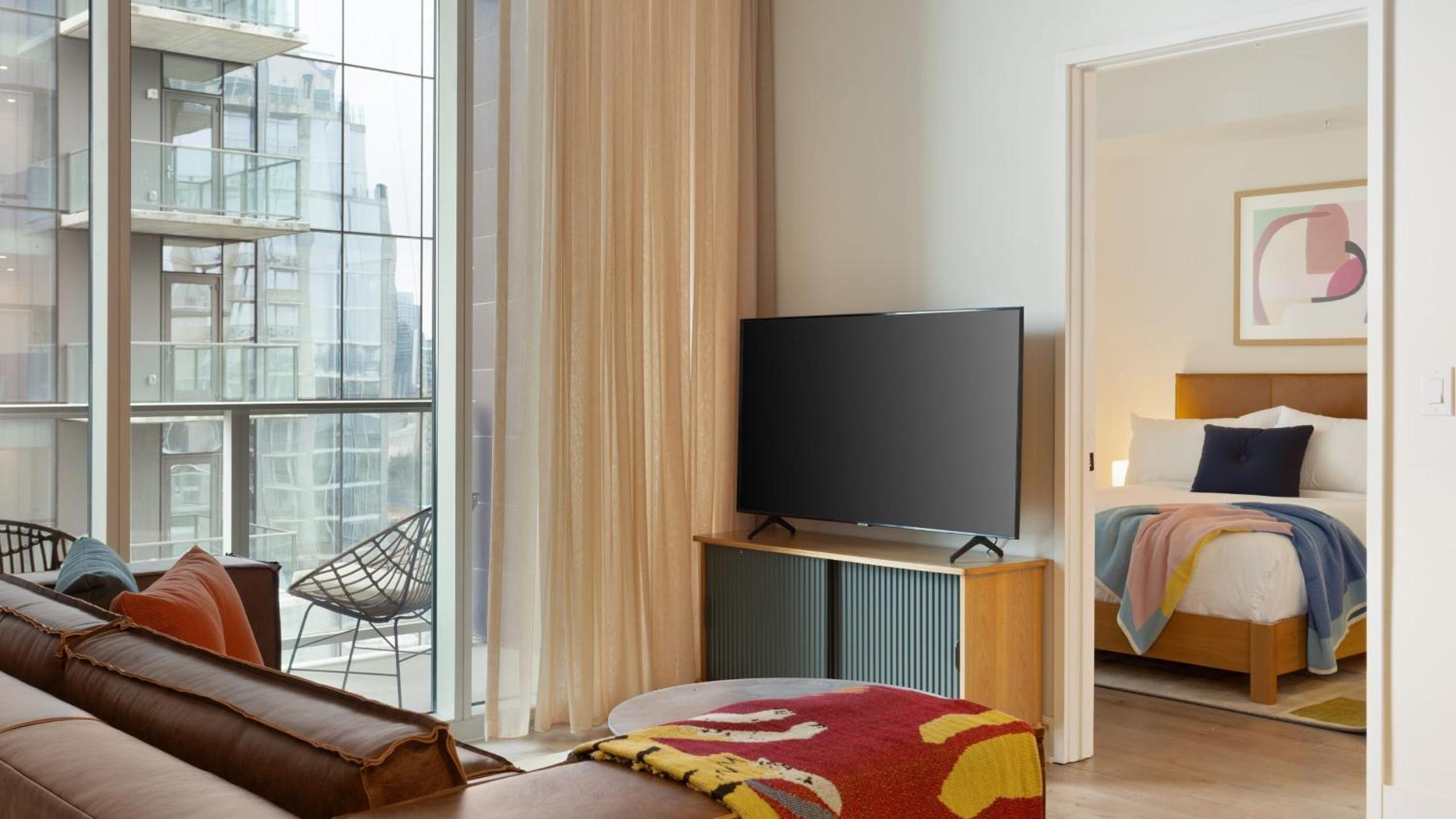 Sleeps 34 11 Condos in New Austin High Rise w Rooftop Pool Gym Yoga Studio