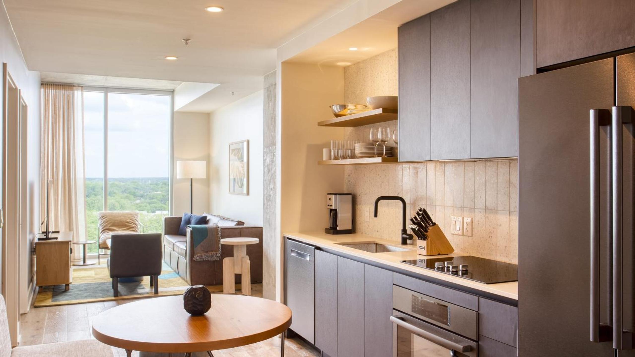 Sleeps 34 11 Condos in New Austin High Rise w Rooftop Pool Gym Yoga Studio