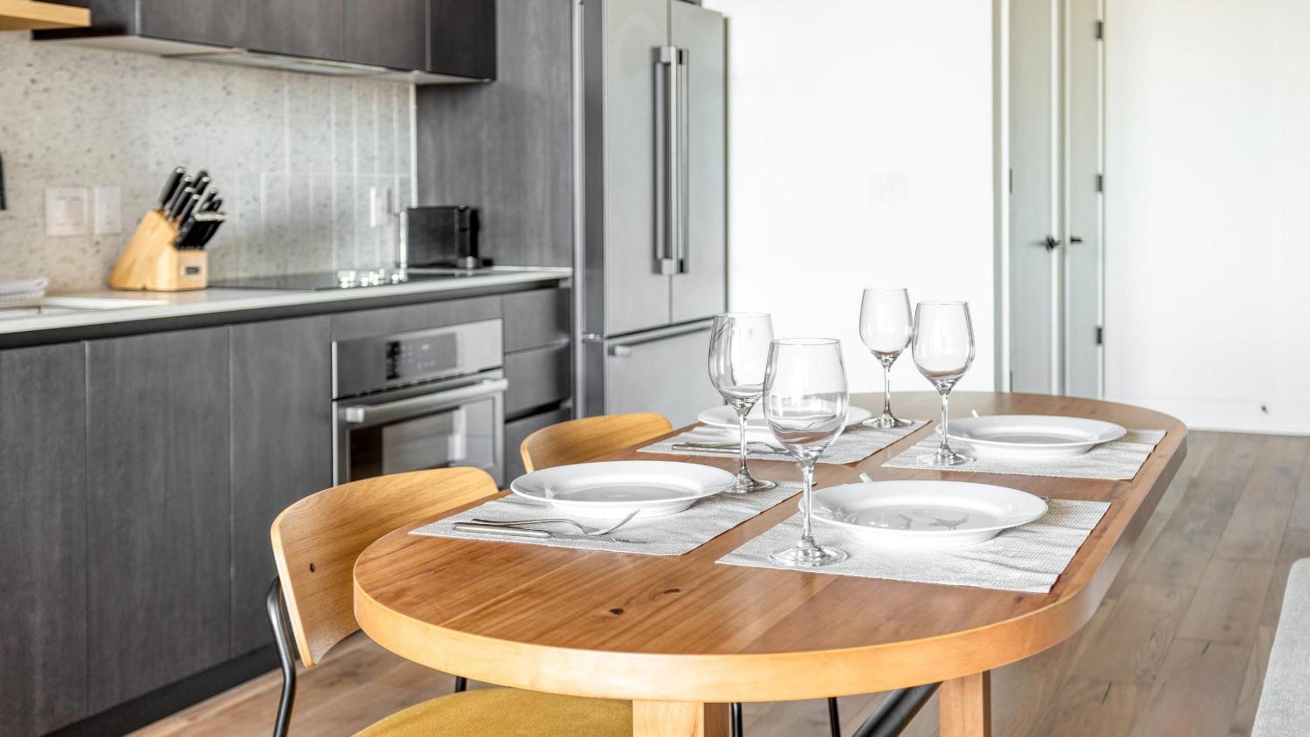 Sleeps 34 11 Condos in New Austin High Rise w Rooftop Pool Gym Yoga Studio