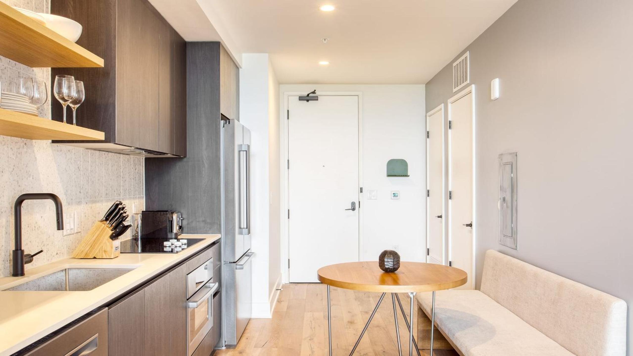Sleeps 34 11 Condos in New Austin High Rise w Rooftop Pool Gym Yoga Studio