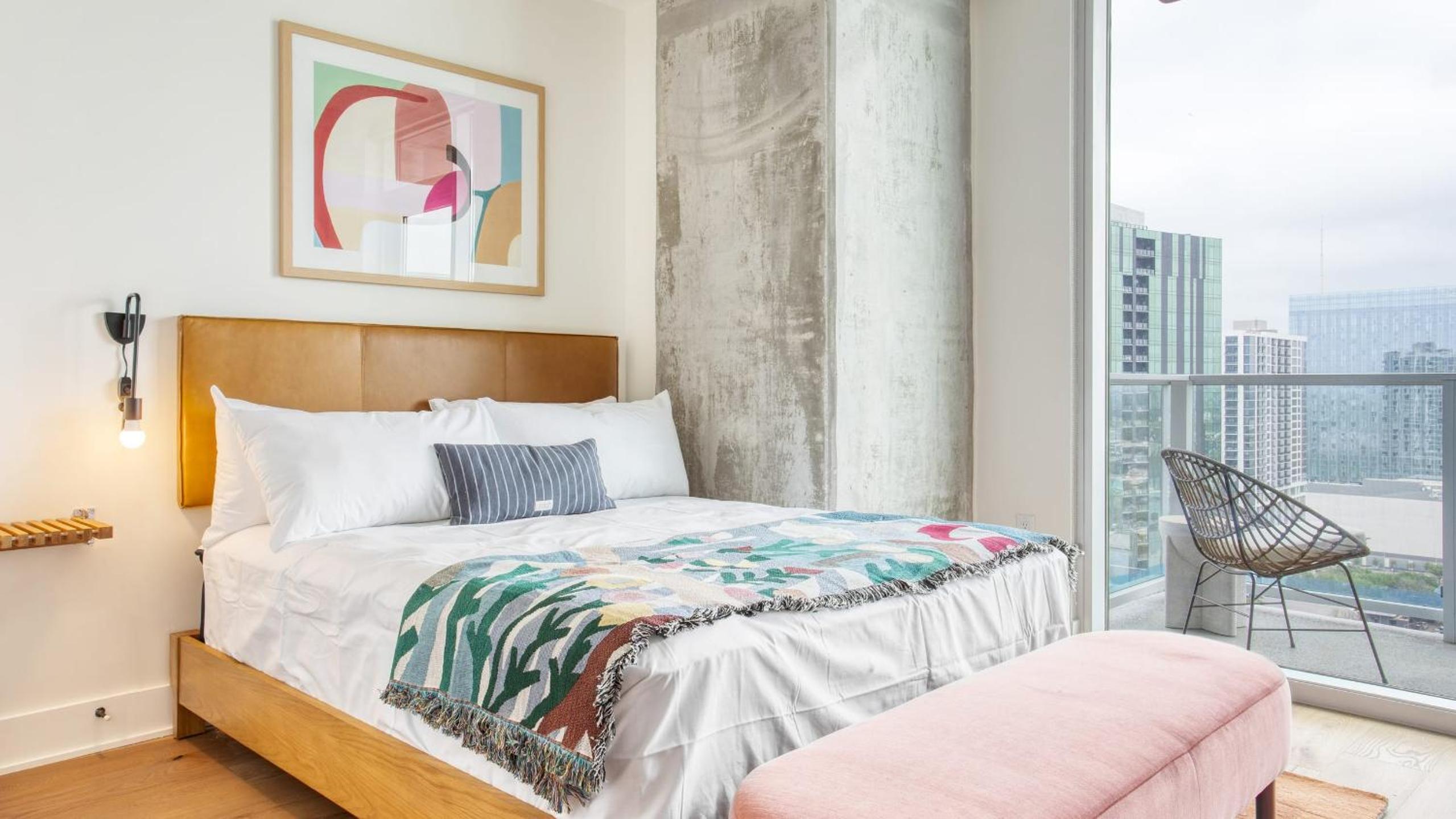 Sleeps 34 11 Condos in New Austin High Rise w Rooftop Pool Gym Yoga Studio