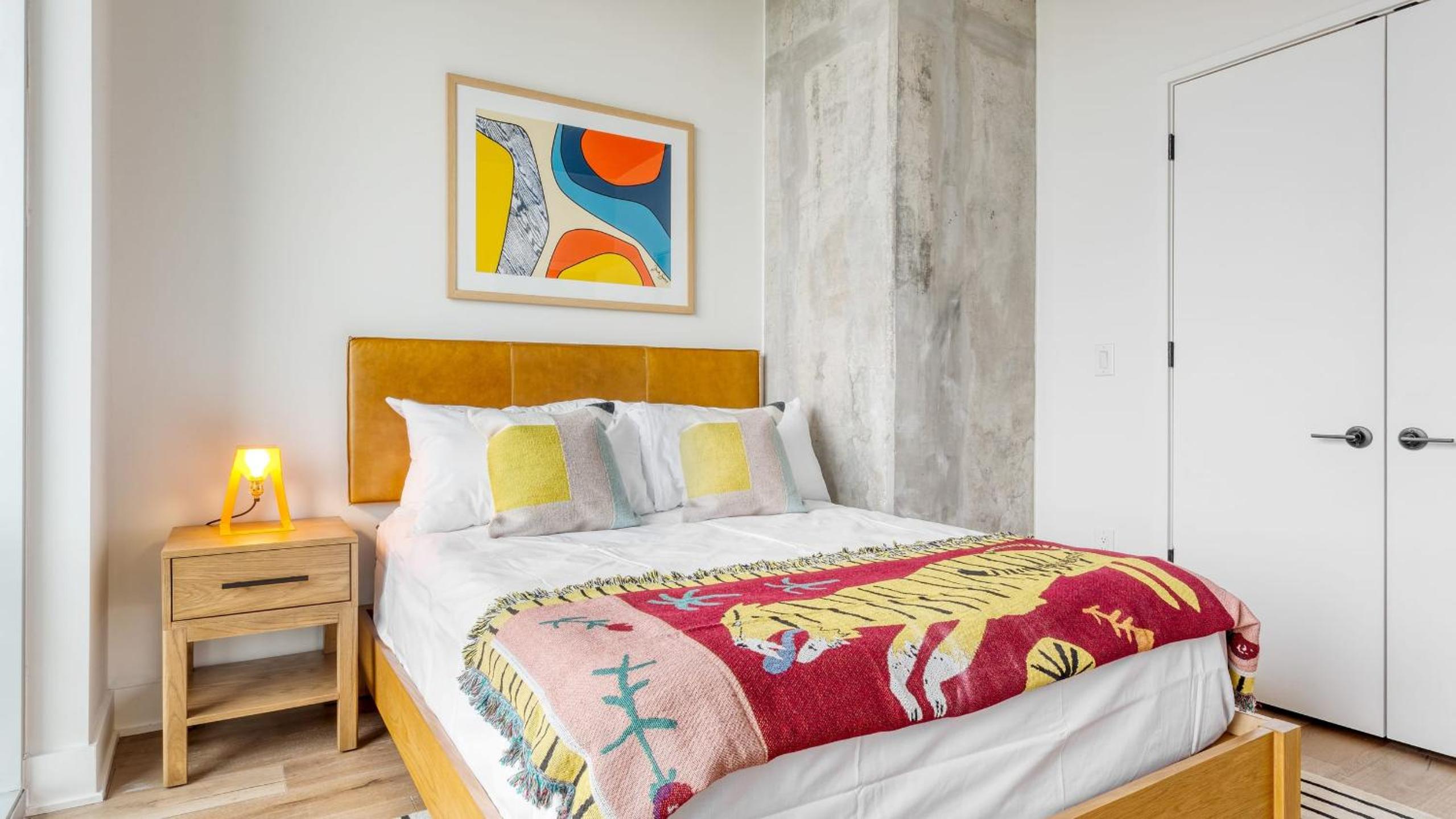 Sleeps 34 11 Condos in New Austin High Rise w Rooftop Pool Gym Yoga Studio
