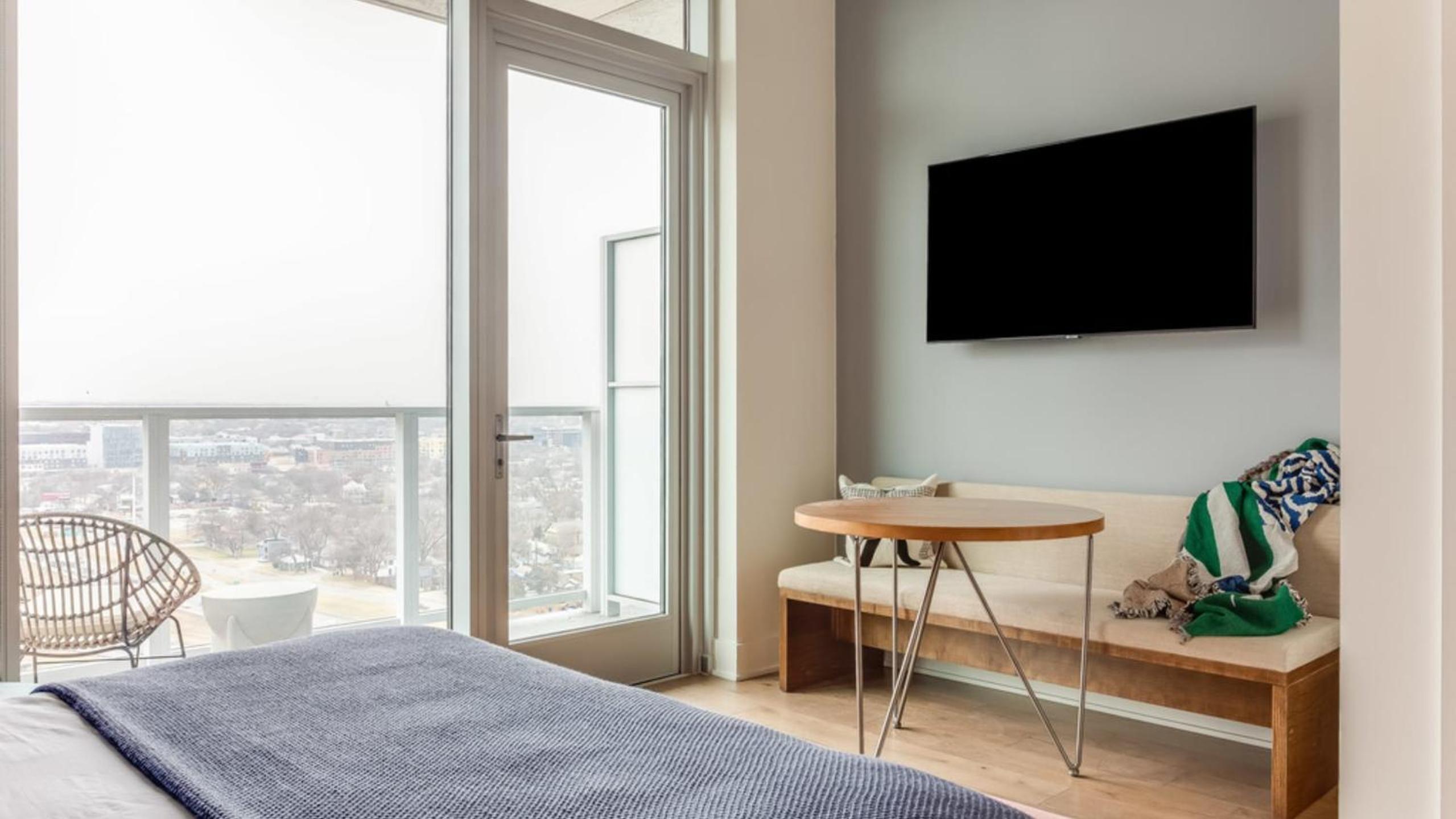 Sleeps 34 11 Condos in New Austin High Rise w Rooftop Pool Gym Yoga Studio