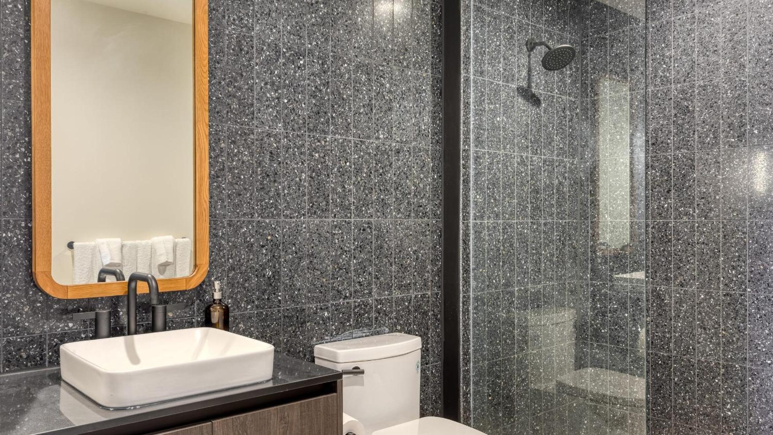 Sleeps 34 11 Condos in New Austin High Rise w Rooftop Pool Gym Yoga Studio