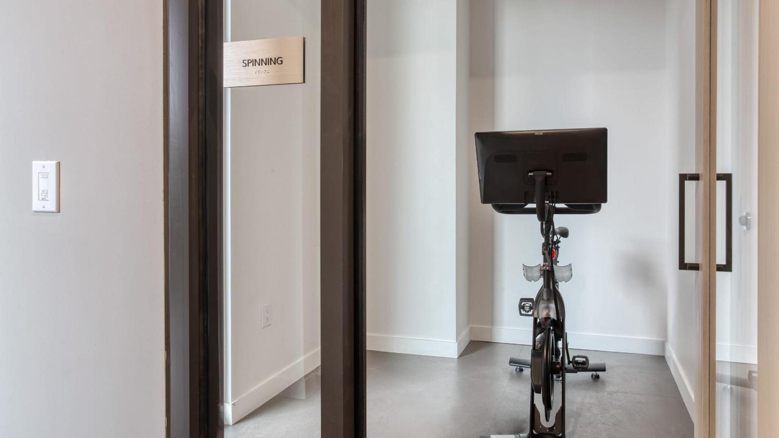 Sleeps 34 11 Condos in New Austin High Rise w Rooftop Pool Gym Yoga Studio