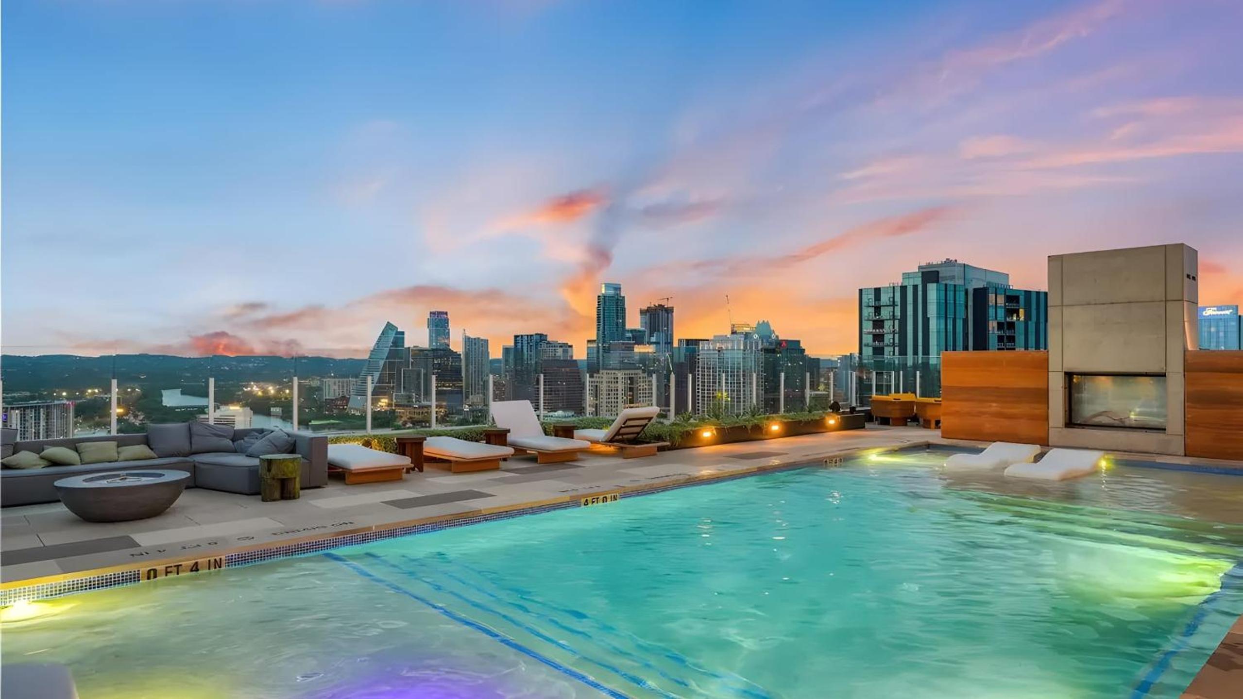 Sleeps 34 11 Condos in New Austin High Rise w Rooftop Pool Gym Yoga Studio