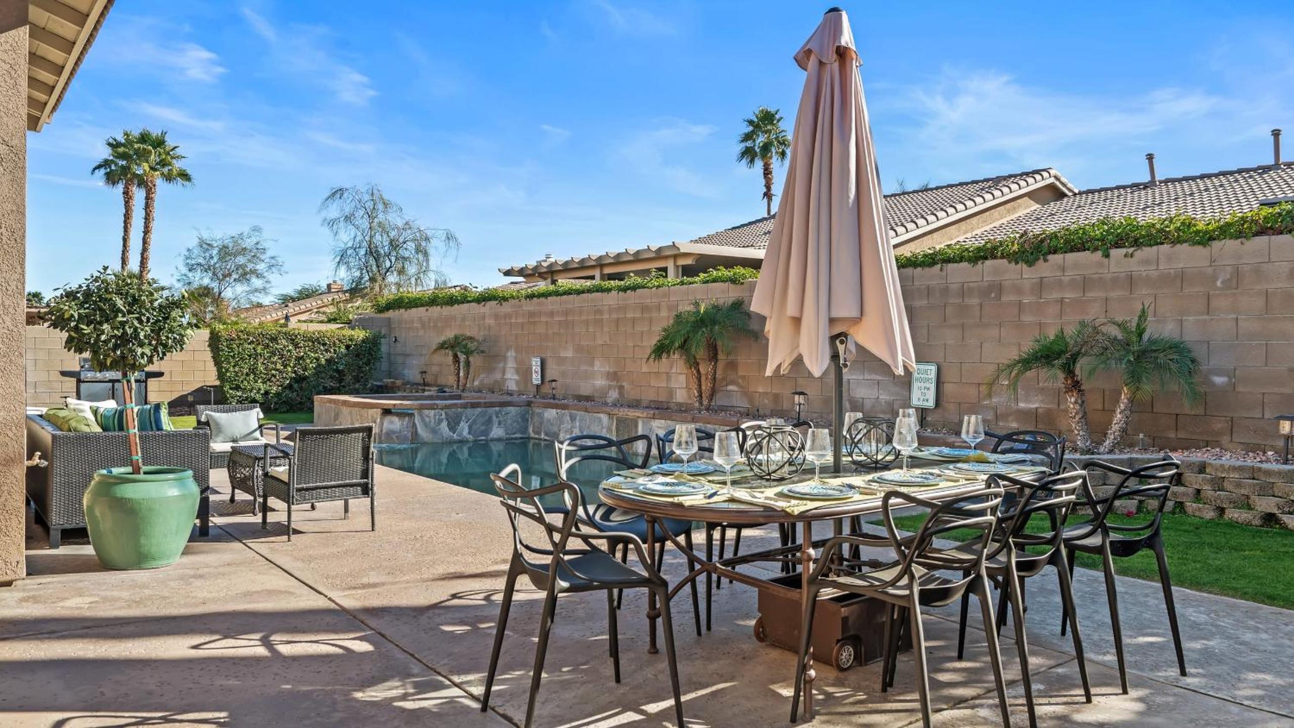 La Quinta Desert Haven Luxe Stay w Private Pool Hot Tub Pool Table