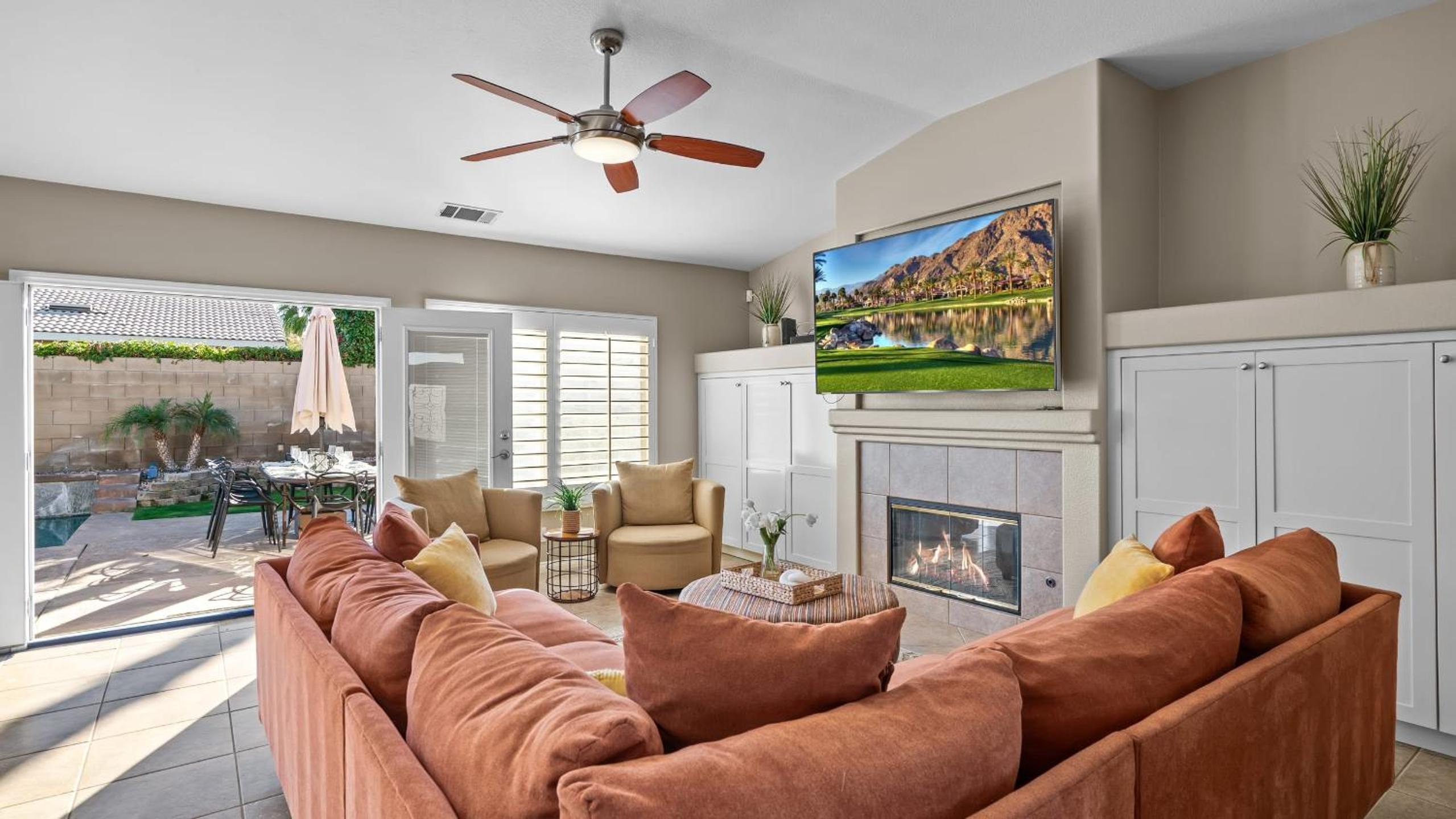 La Quinta Desert Haven Luxe Stay w Private Pool Hot Tub Pool Table