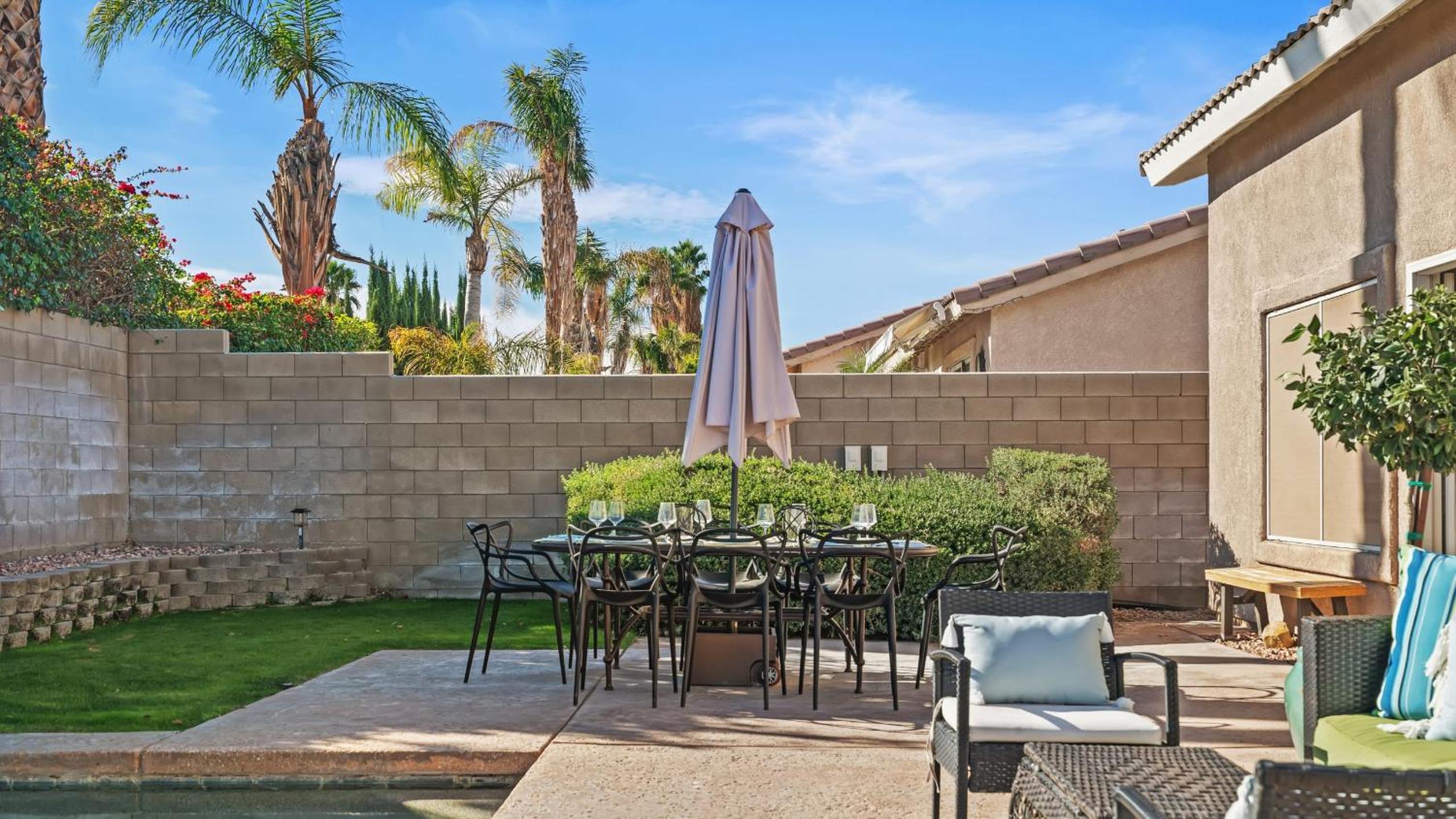 La Quinta Desert Haven Luxe Stay w Private Pool Hot Tub Pool Table