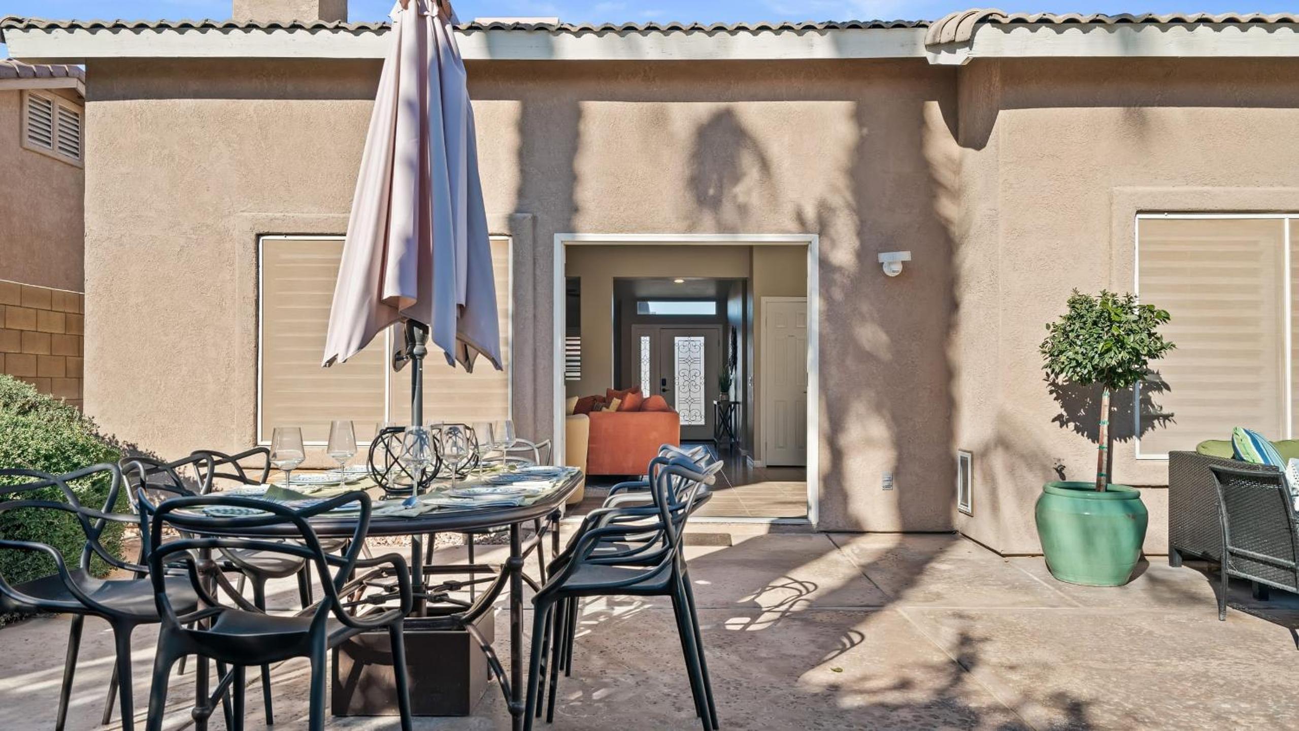 La Quinta Desert Haven Luxe Stay w Private Pool Hot Tub Pool Table