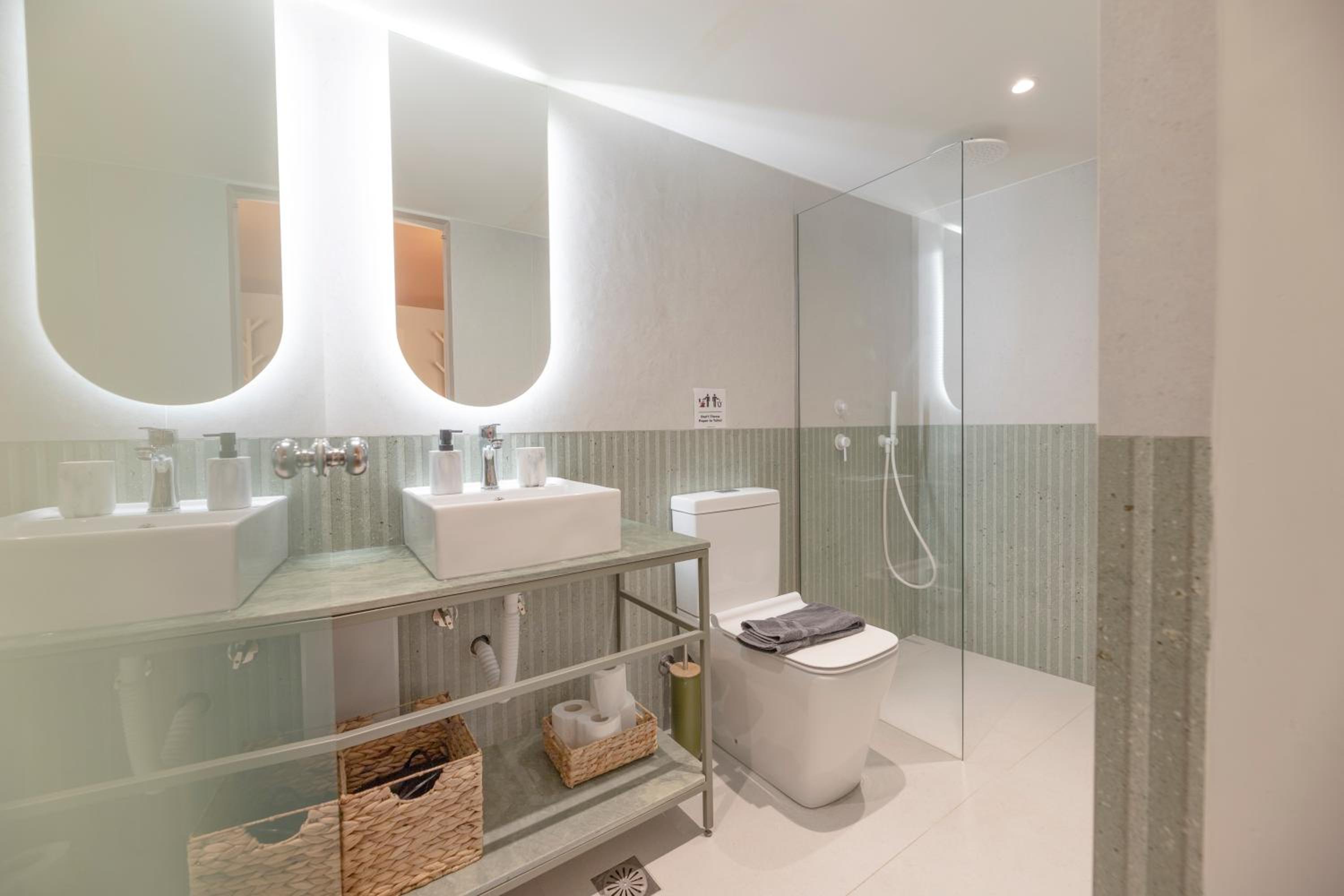 AthenianNest Sarri Boutique Studios Psyrri