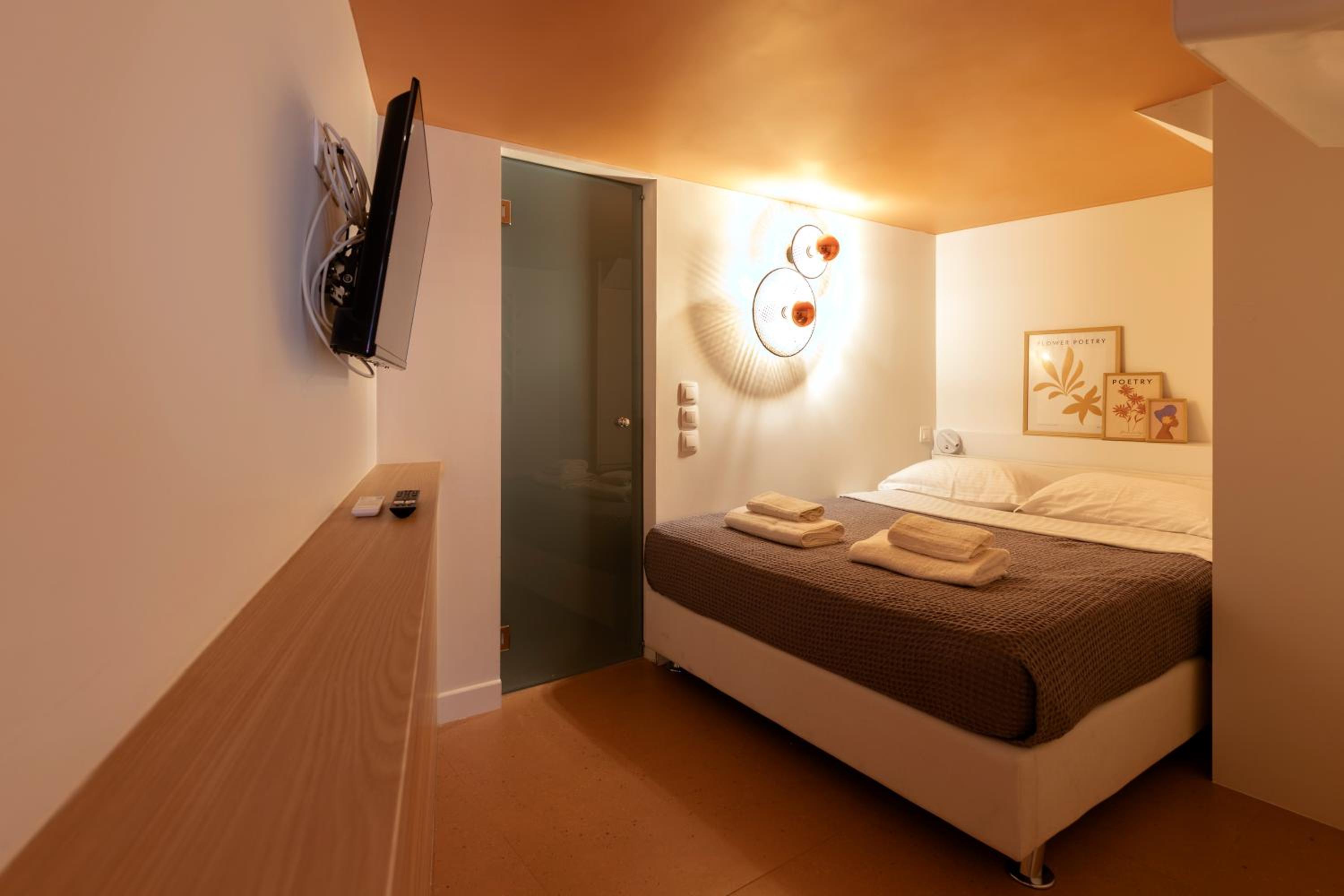 AthenianNest Sarri Boutique Studios Psyrri