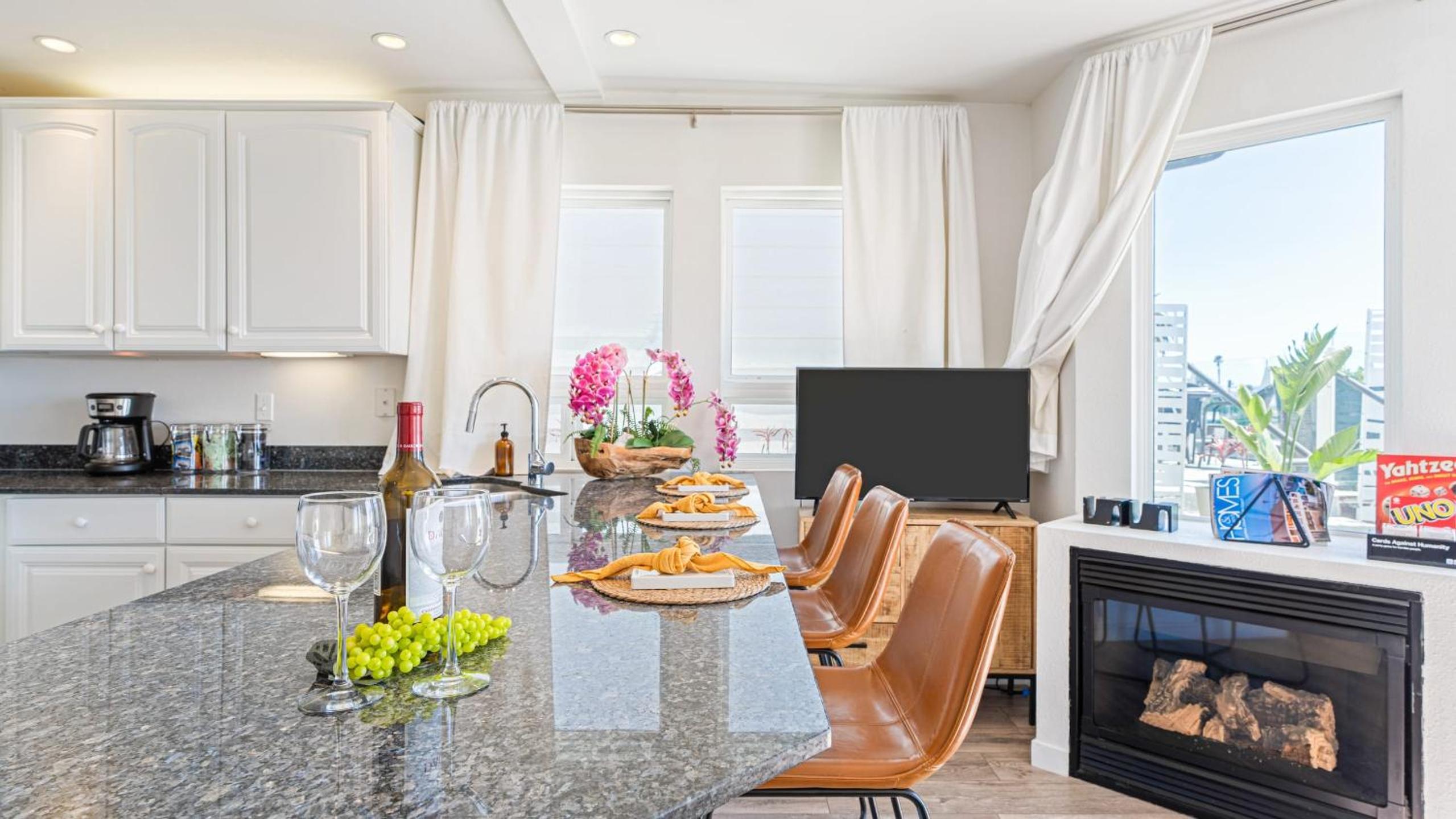 4 Cayucos Bungalows Steps to Beach Sleeps 16 Pet Friendly