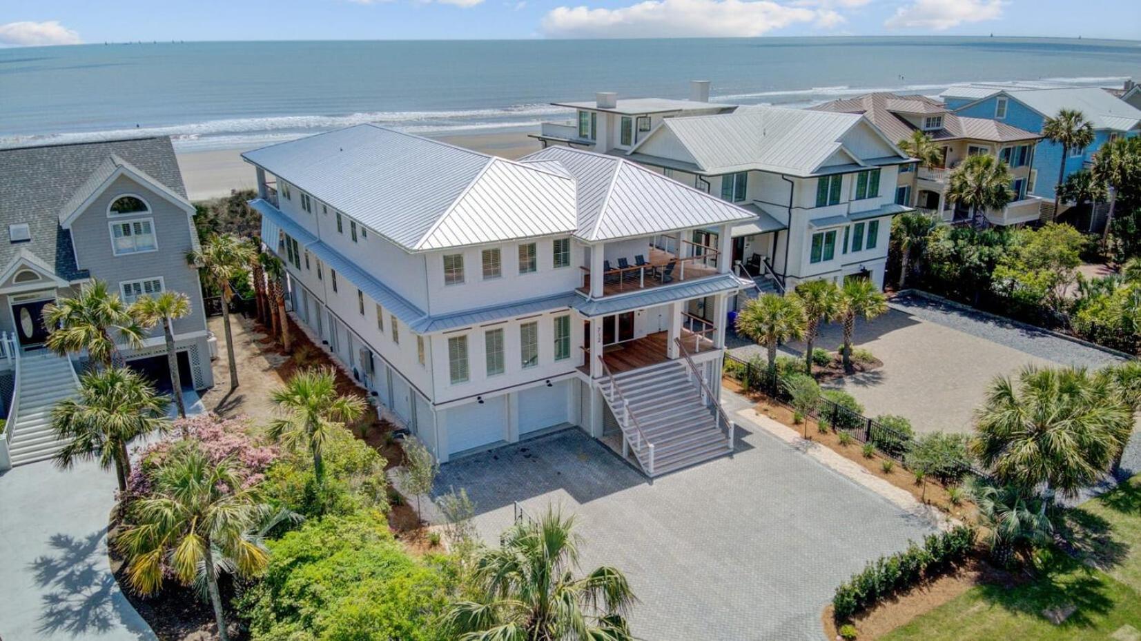712 Ocean Blvd by AvantStay New Construction w Pool Game Zone Private Beach Access and Oceanfront Views
