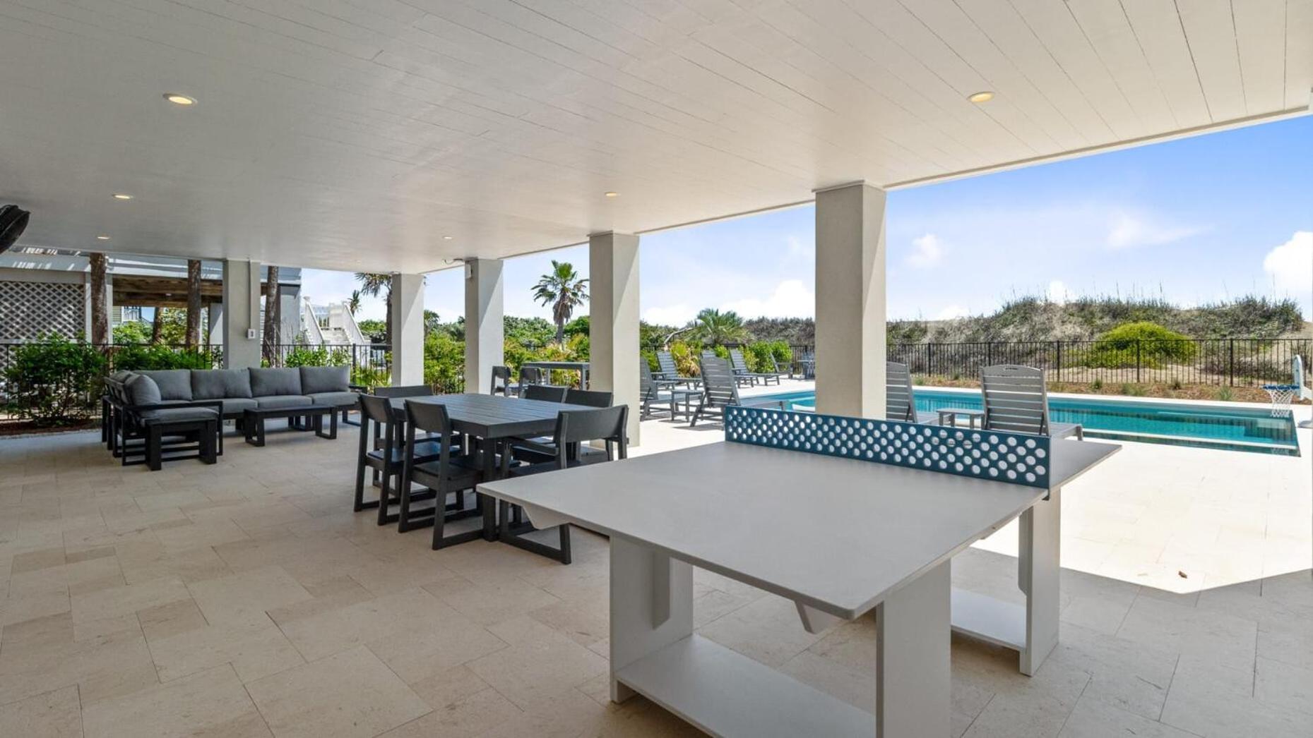 712 Ocean Blvd by AvantStay New Construction w Pool Game Zone Private Beach Access and Oceanfront Views