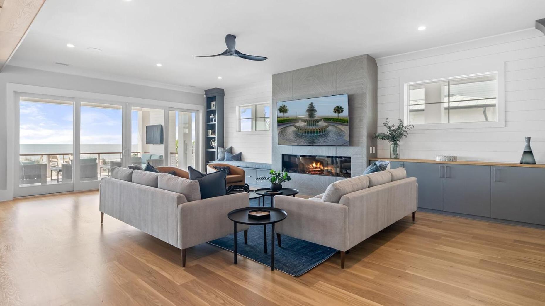 712 Ocean Blvd by AvantStay New Construction w Pool Game Zone Private Beach Access and Oceanfront Views