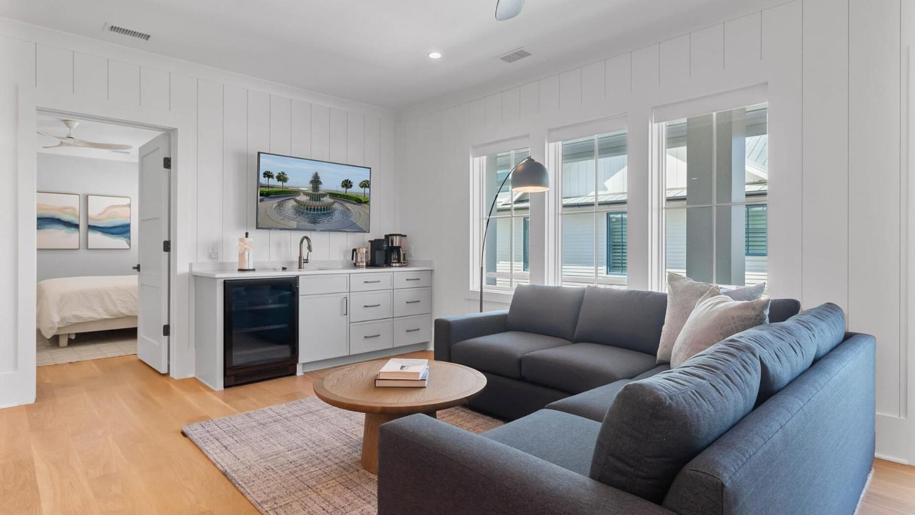 712 Ocean Blvd by AvantStay New Construction w Pool Game Zone Private Beach Access and Oceanfront Views