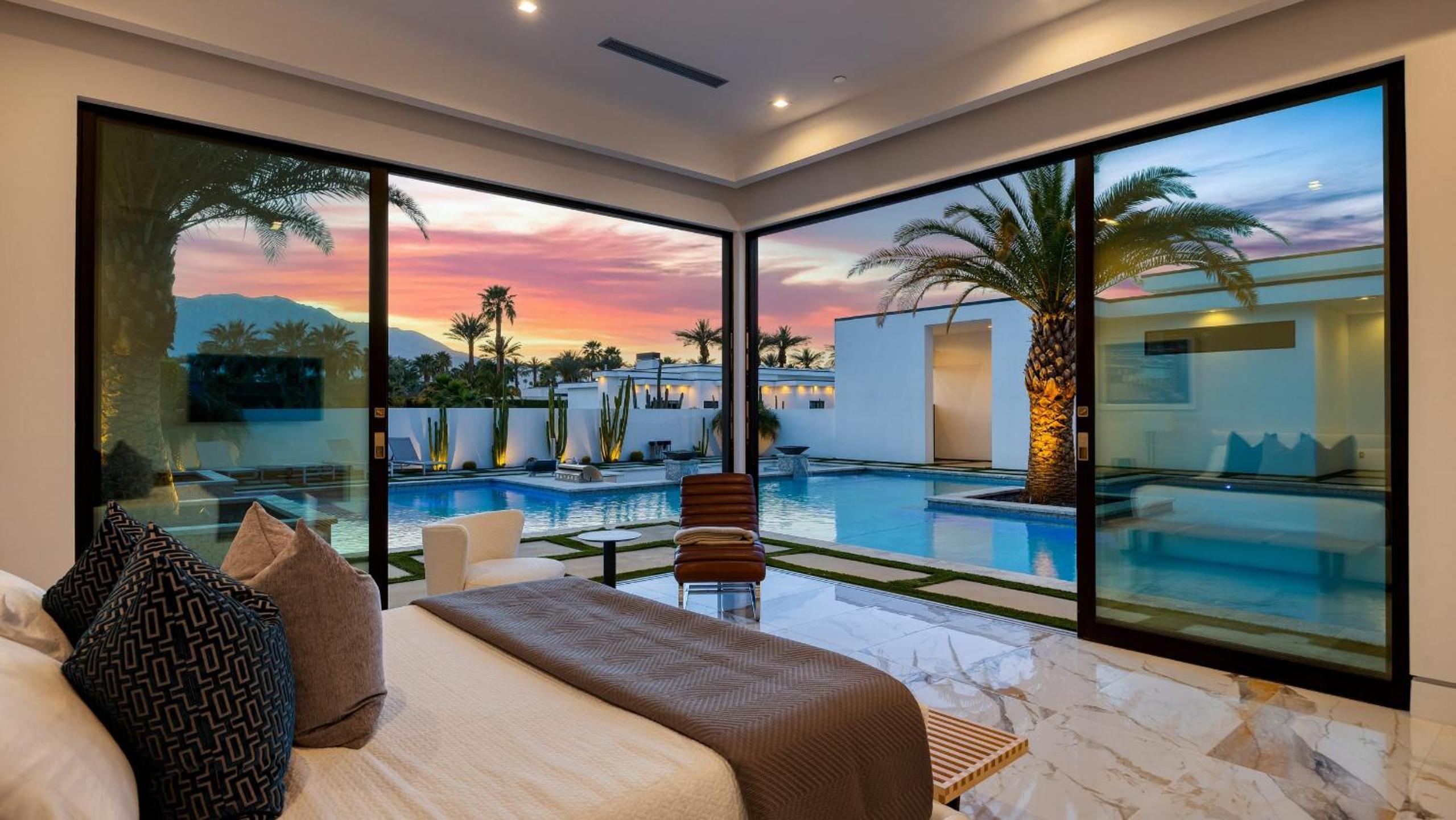 Rancho Mirage Oasis w Pool Hot Tub Bocce Putting Green Firepit