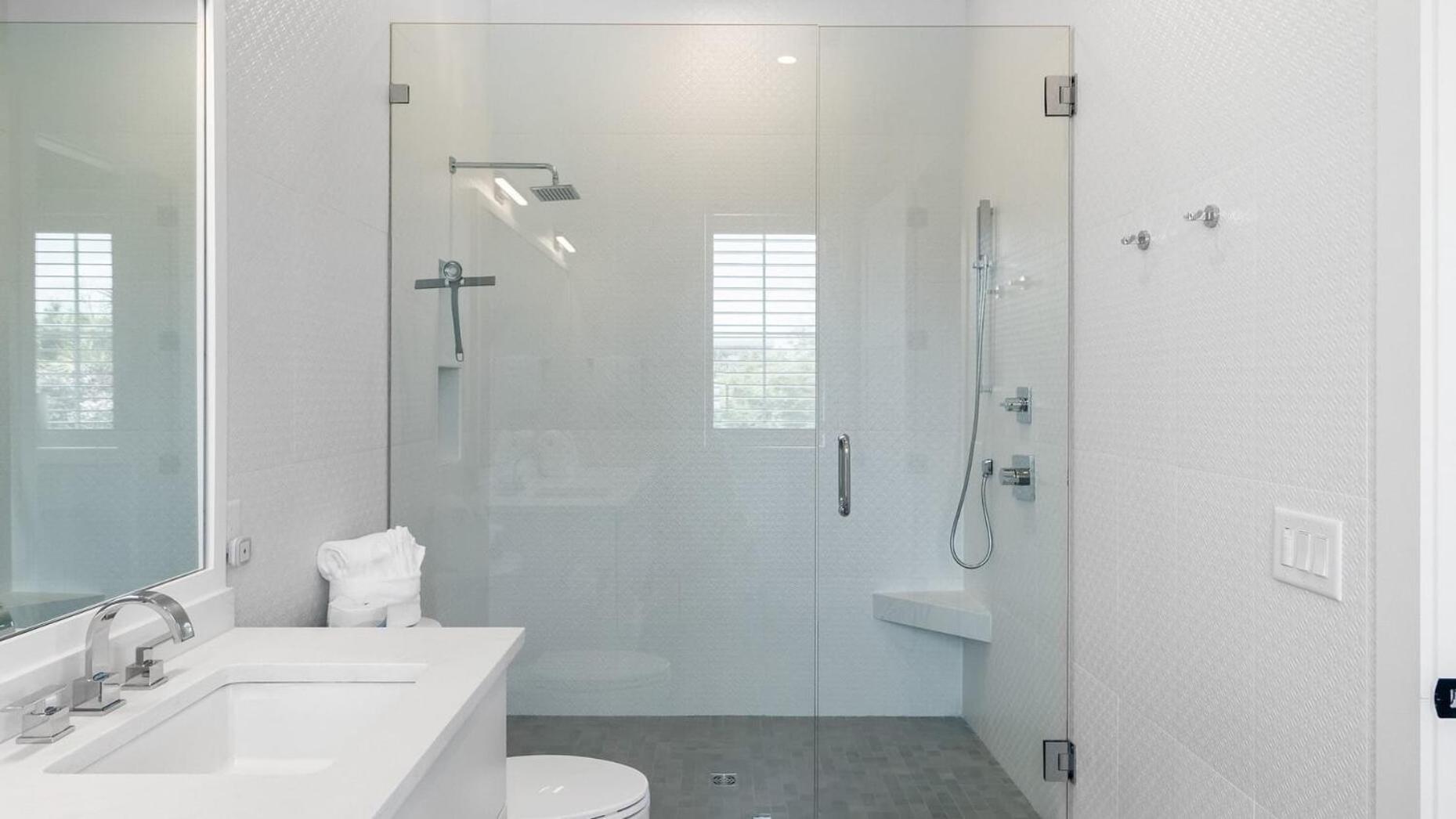 712 Ocean Blvd by AvantStay New Construction w Pool Game Zone Private Beach Access and Oceanfront Views