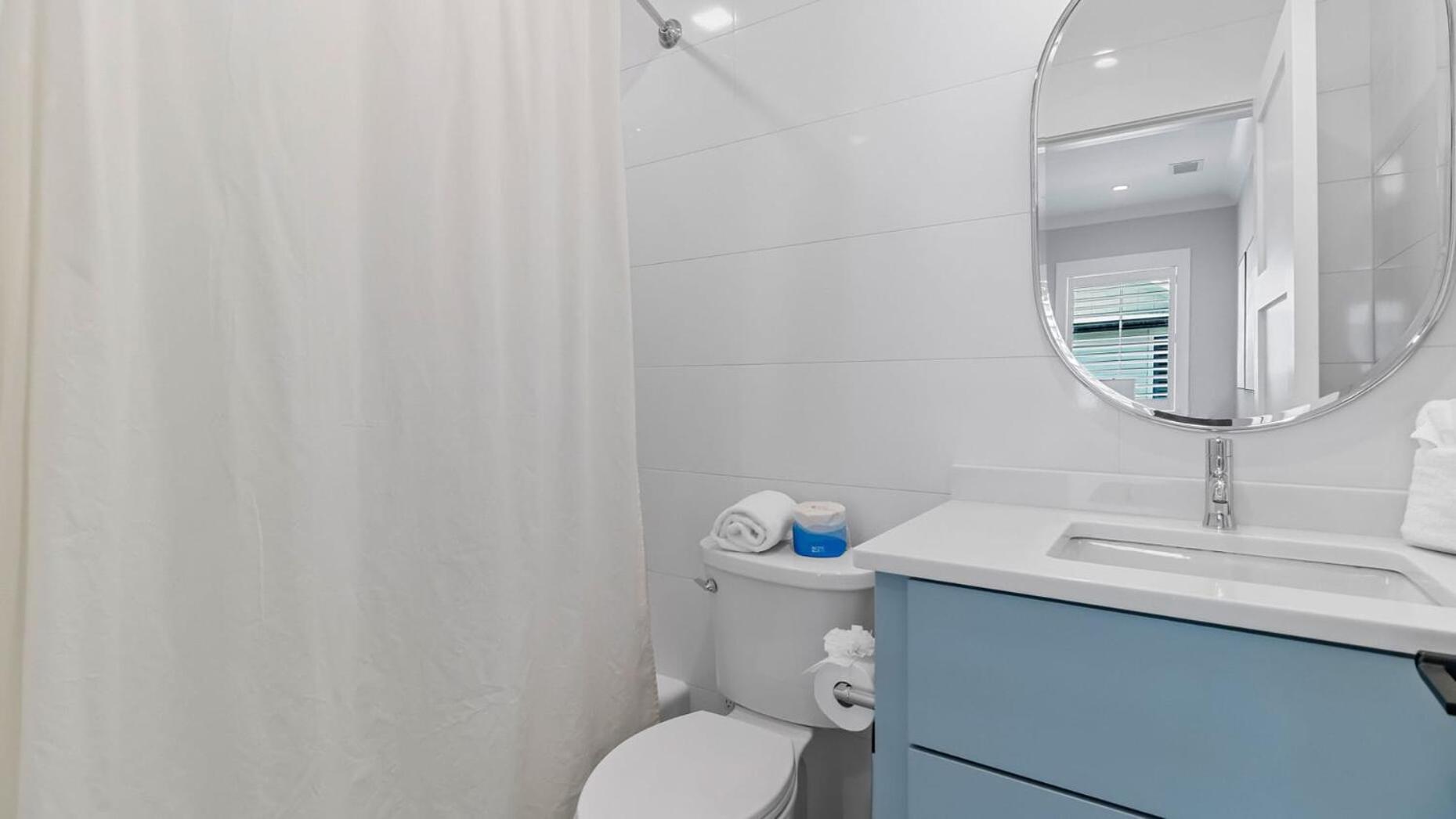 712 Ocean Blvd by AvantStay New Construction w Pool Game Zone Private Beach Access and Oceanfront Views