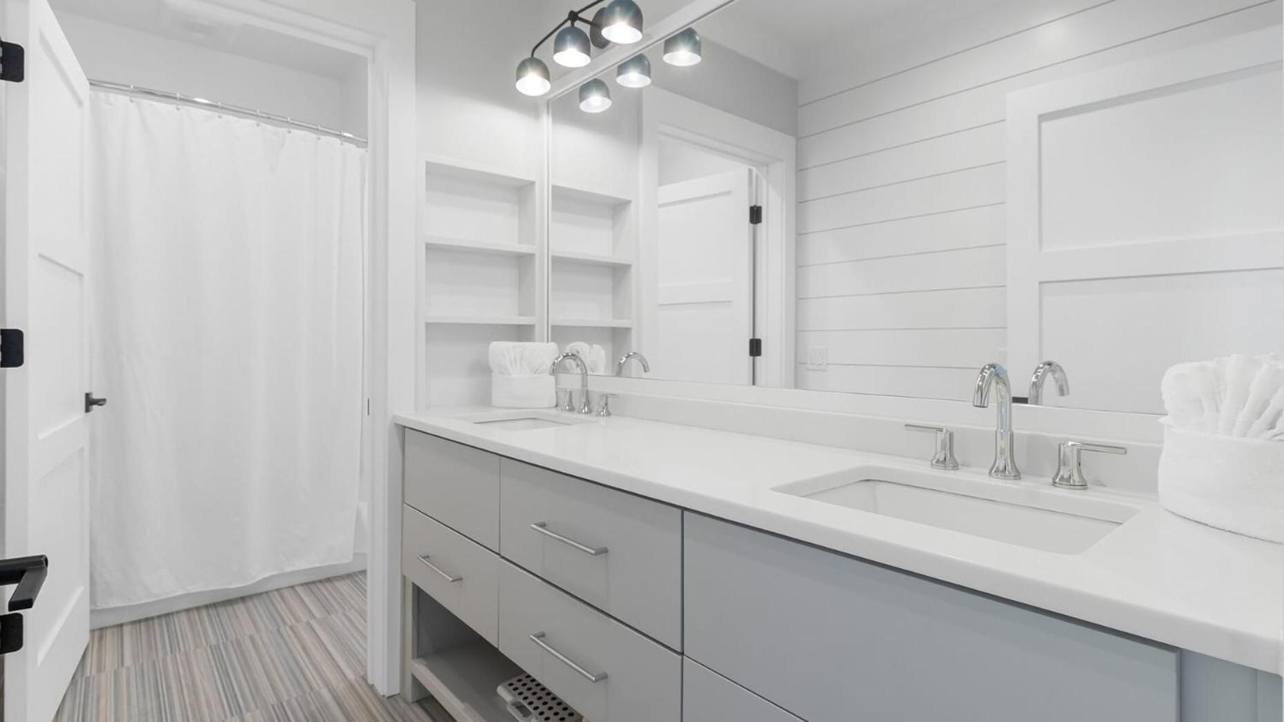 712 Ocean Blvd by AvantStay New Construction w Pool Game Zone Private Beach Access and Oceanfront Views