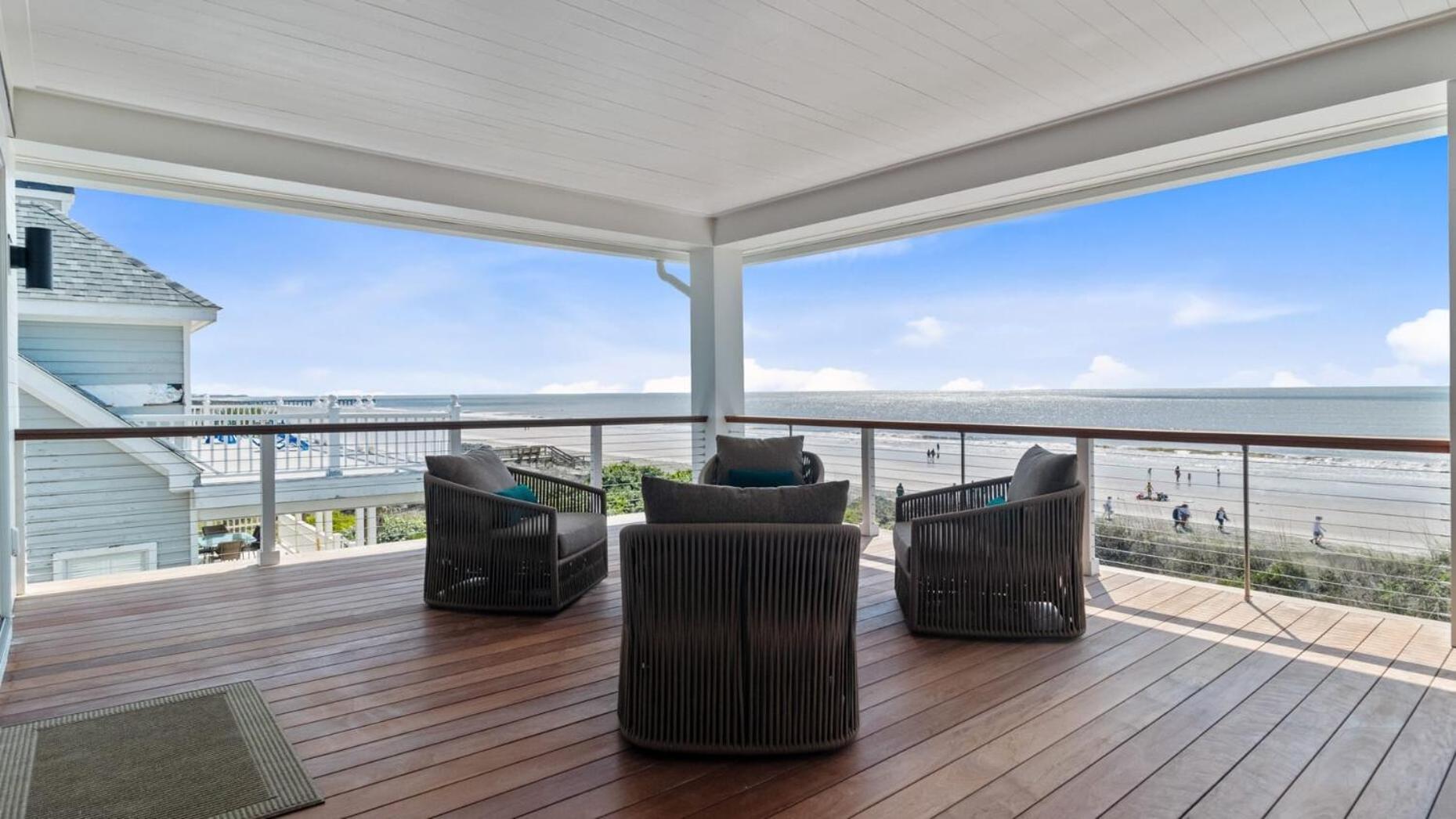 712 Ocean Blvd by AvantStay New Construction w Pool Game Zone Private Beach Access and Oceanfront Views