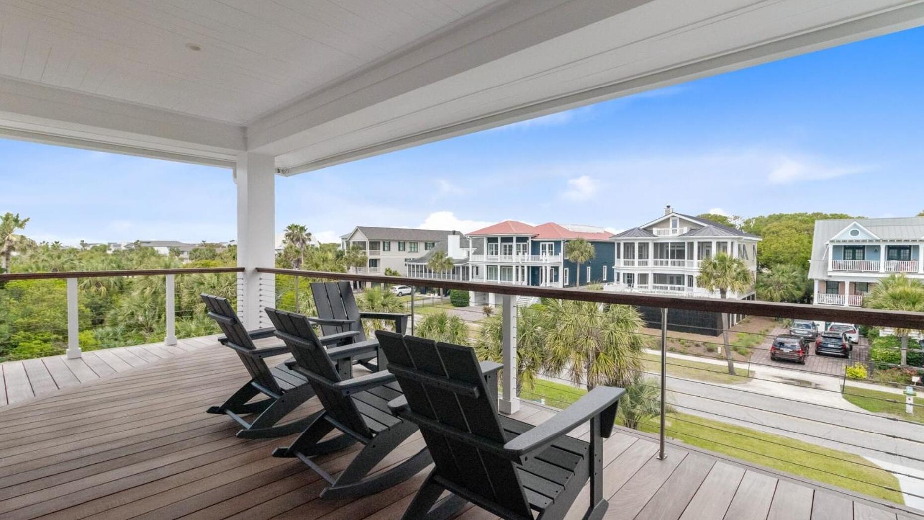 712 Ocean Blvd by AvantStay New Construction w Pool Game Zone Private Beach Access and Oceanfront Views