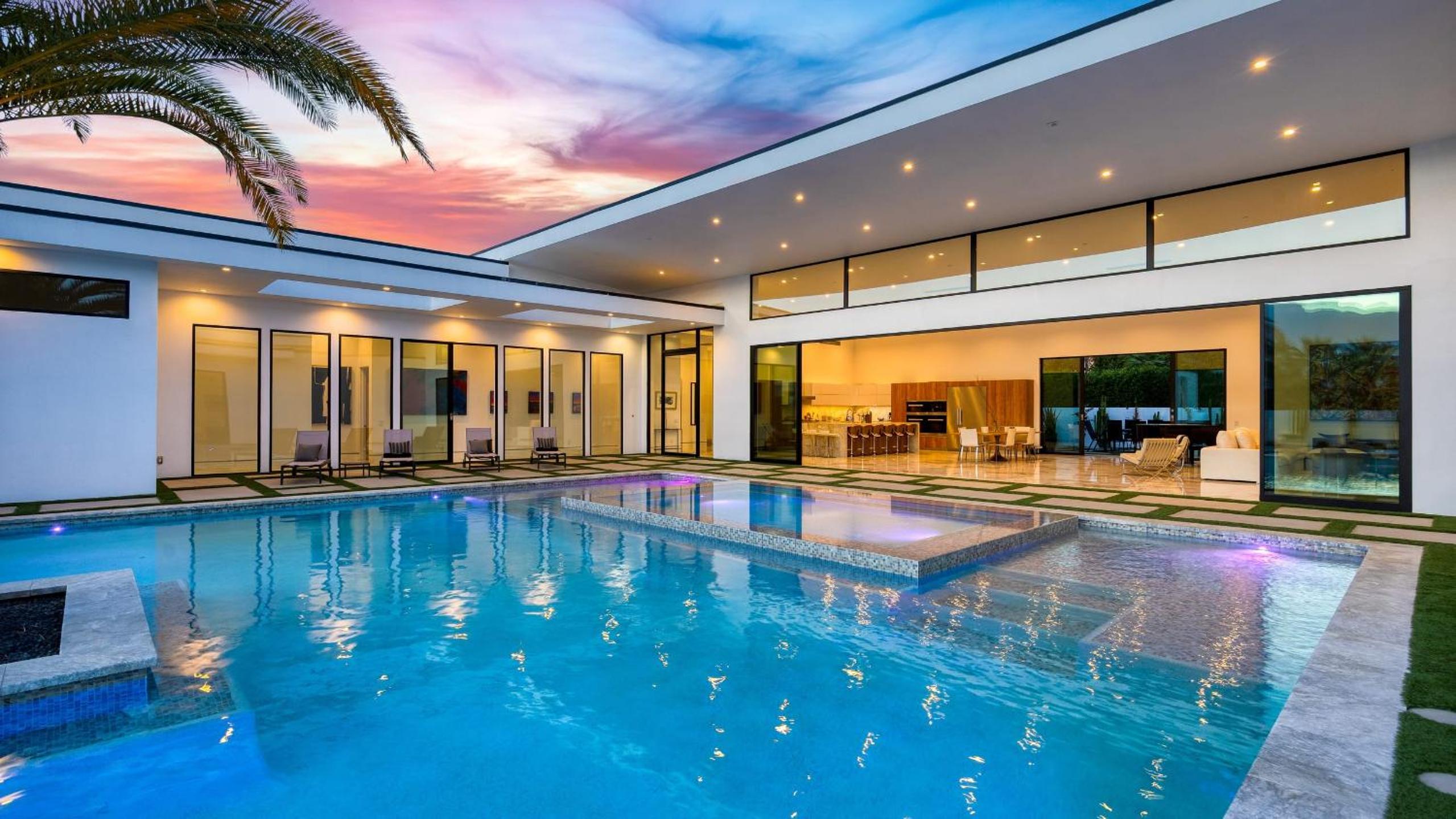 Rancho Mirage Oasis w Pool Hot Tub Bocce Putting Green Firepit