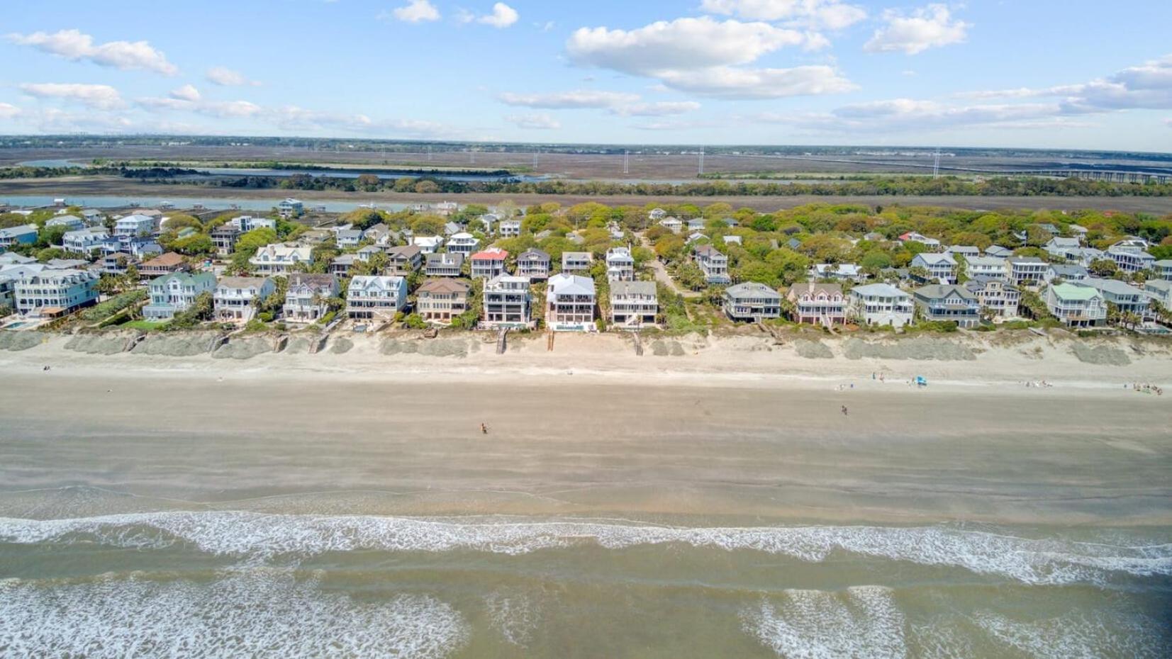 712 Ocean Blvd by AvantStay New Construction w Pool Game Zone Private Beach Access and Oceanfront Views