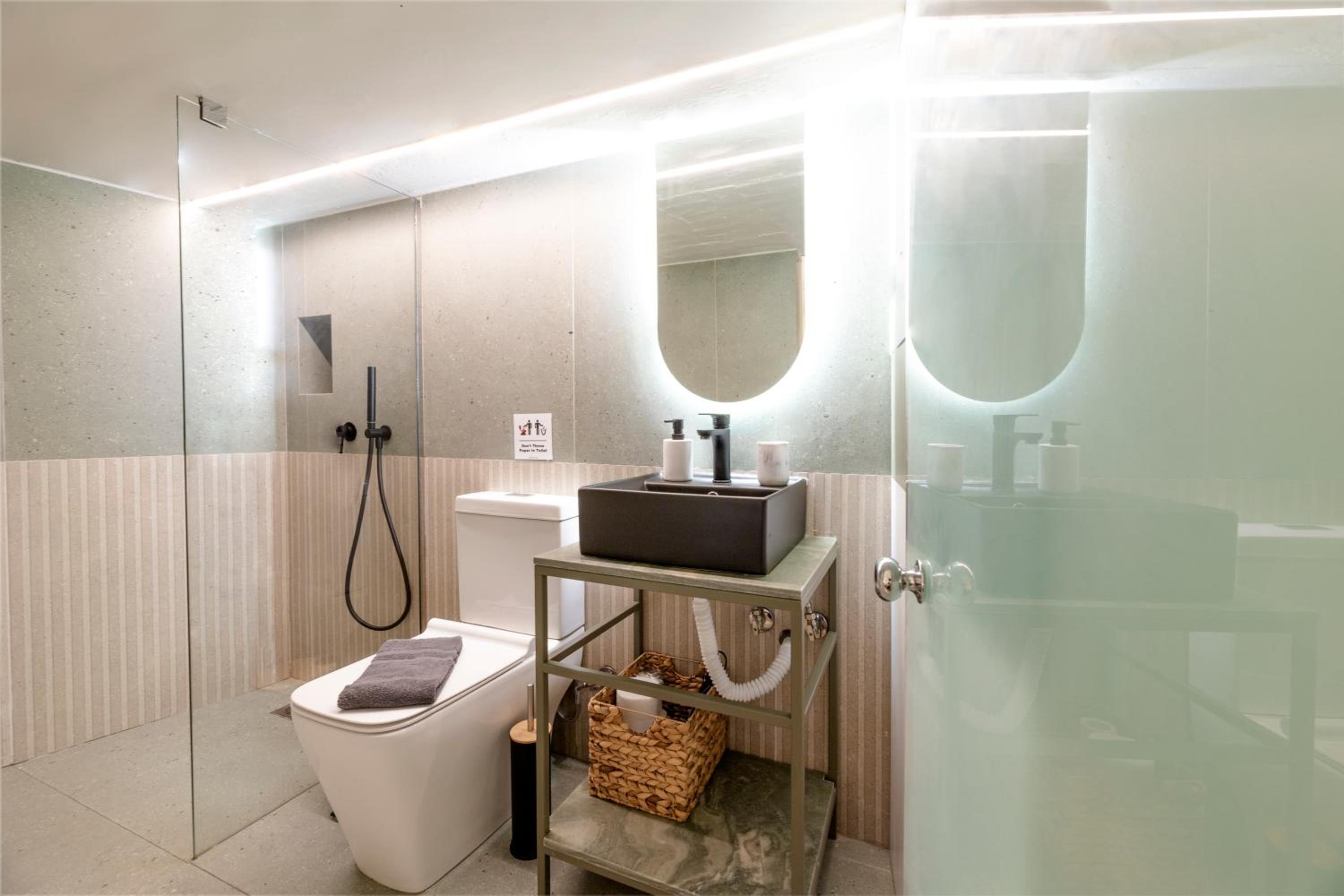 AthenianNest Sarri Boutique Studios Psyrri