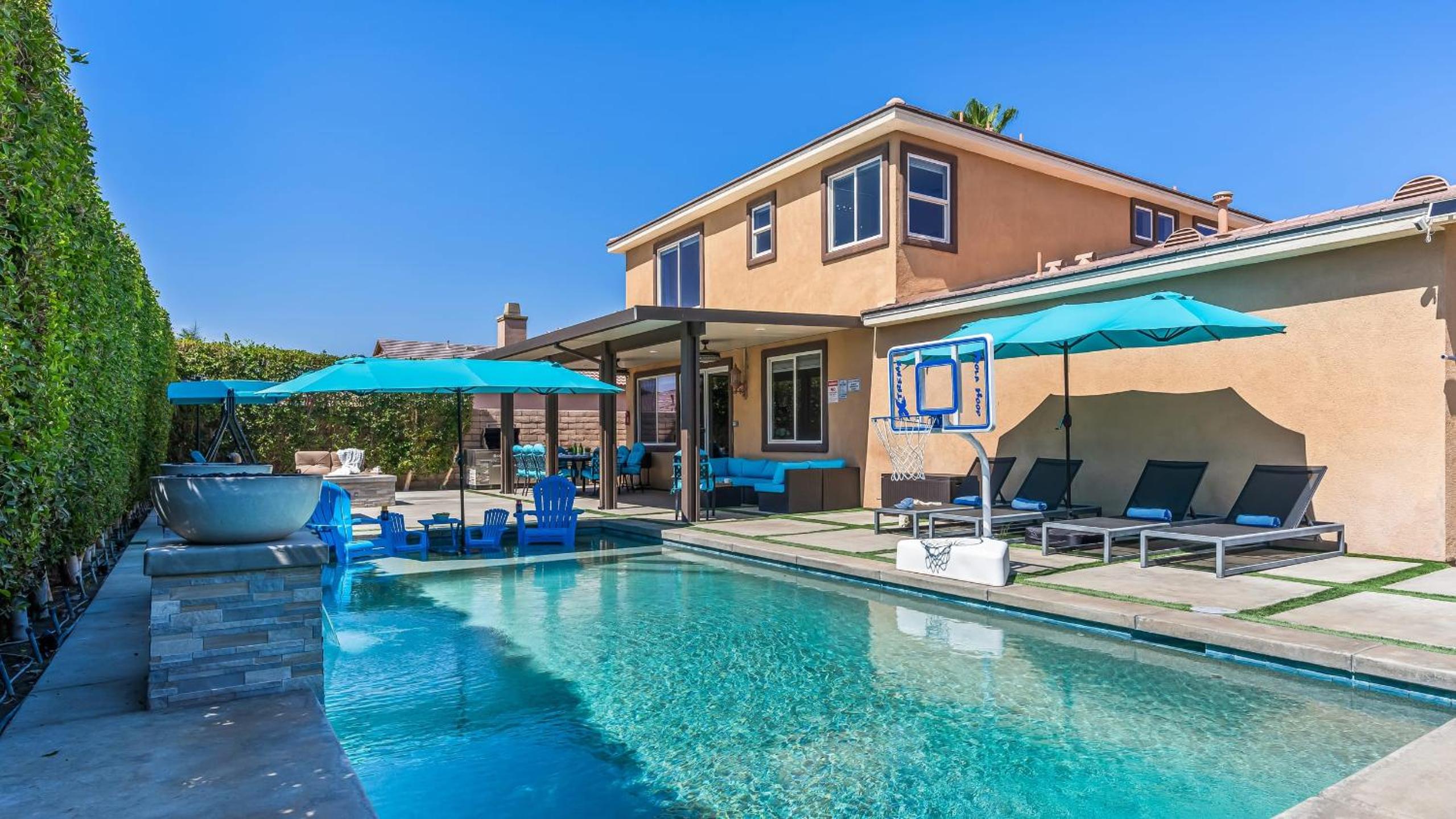 Casa Campo 5BR Desert Oasis w Pool Firepit Outdoor Lounge