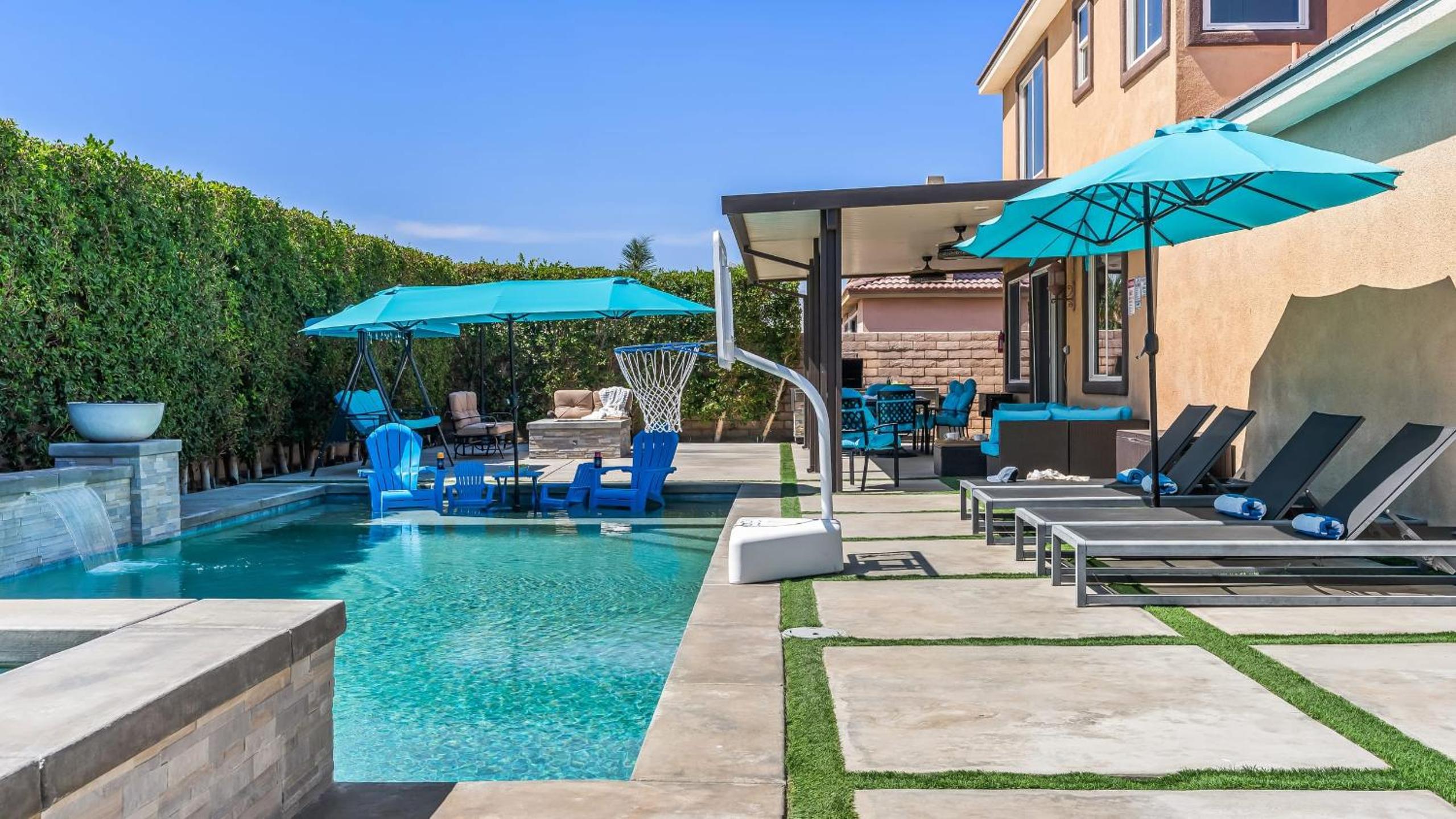 Casa Campo 5BR Desert Oasis w Pool Firepit Outdoor Lounge