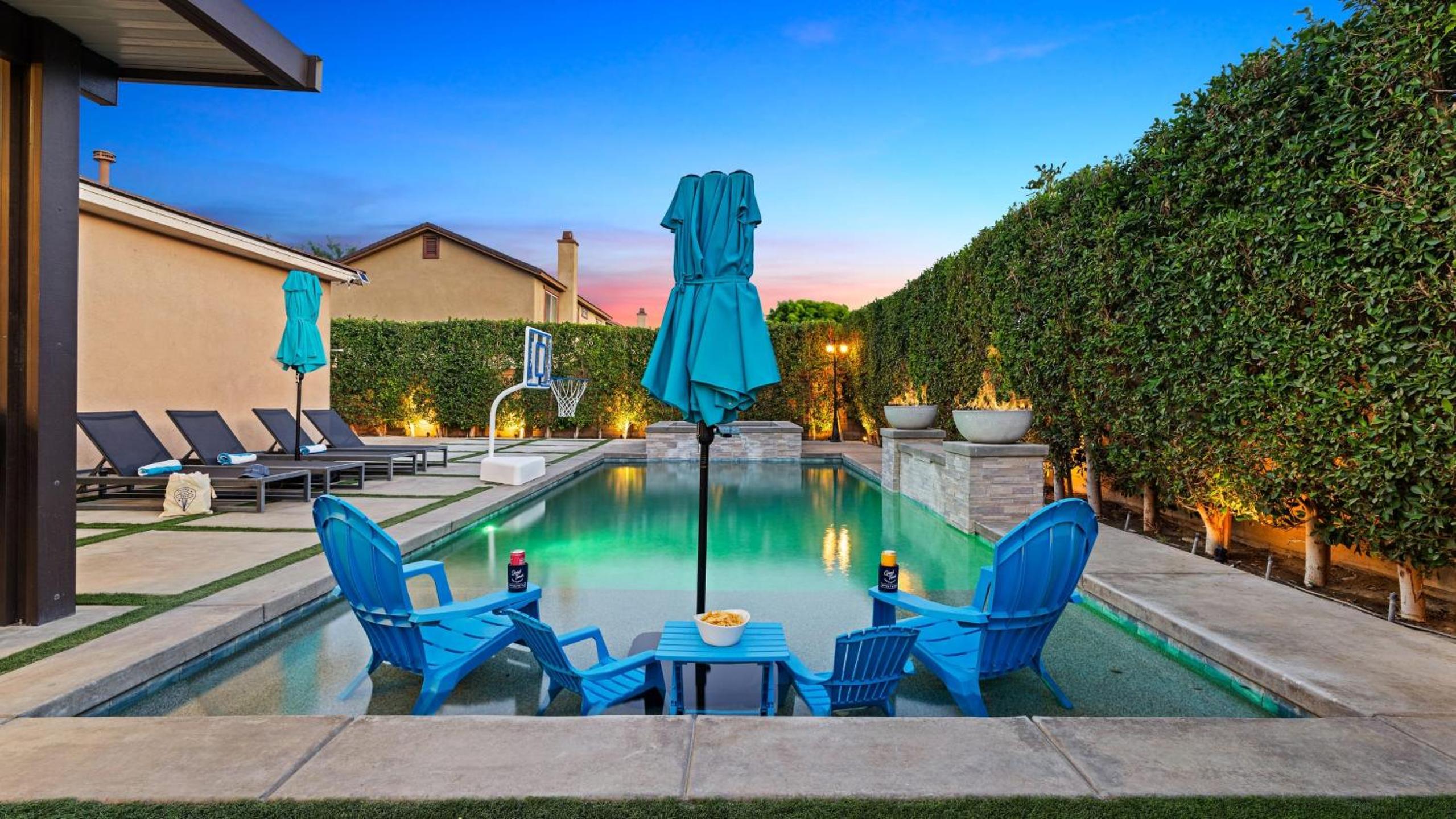 Casa Campo 5BR Desert Oasis w Pool Firepit Outdoor Lounge