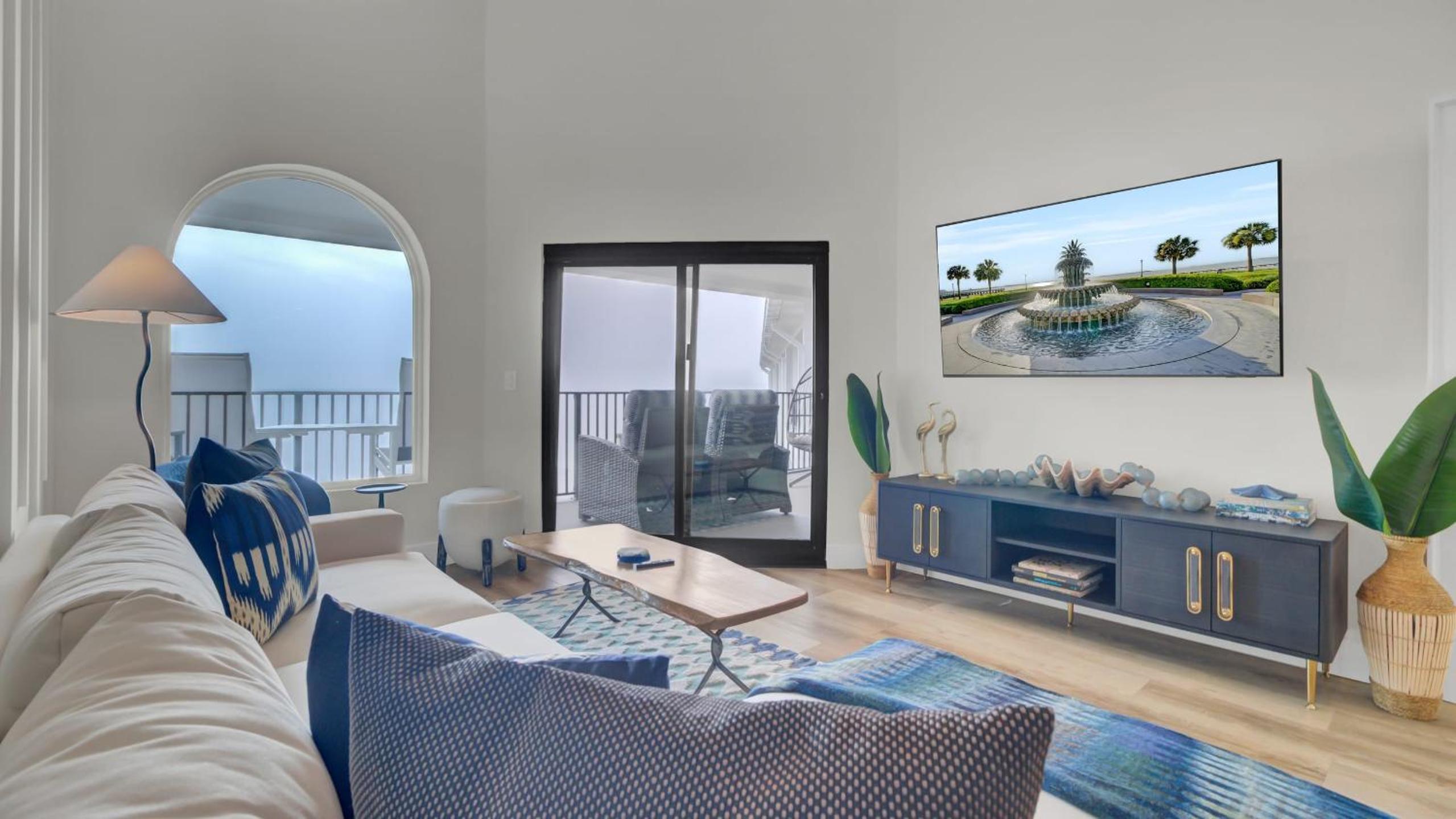 516 Seascape Oceanfront Condo with Pool Access in Wild Dunes