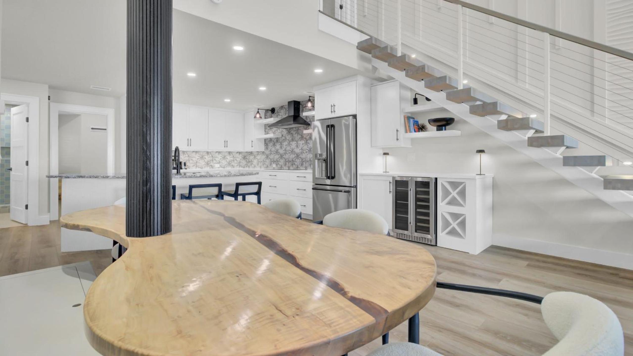 516 Seascape Oceanfront Condo with Pool Access in Wild Dunes