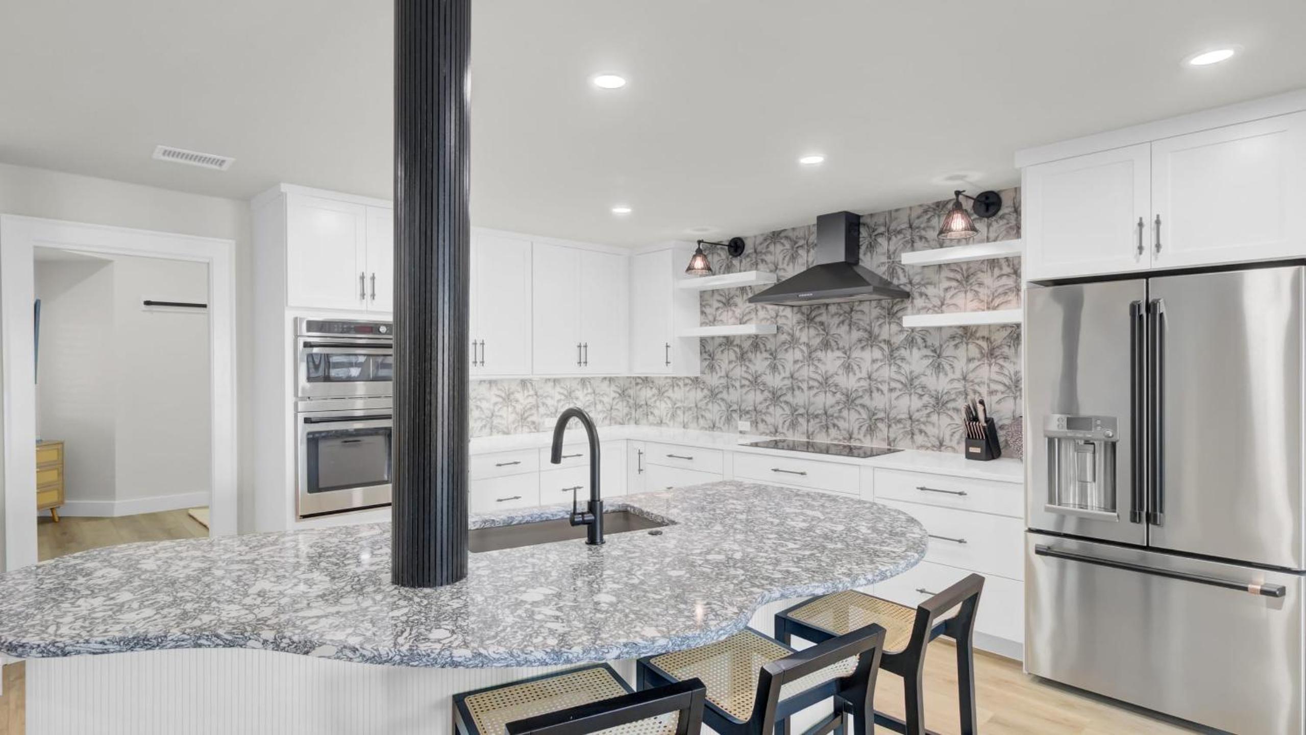 516 Seascape Oceanfront Condo with Pool Access in Wild Dunes