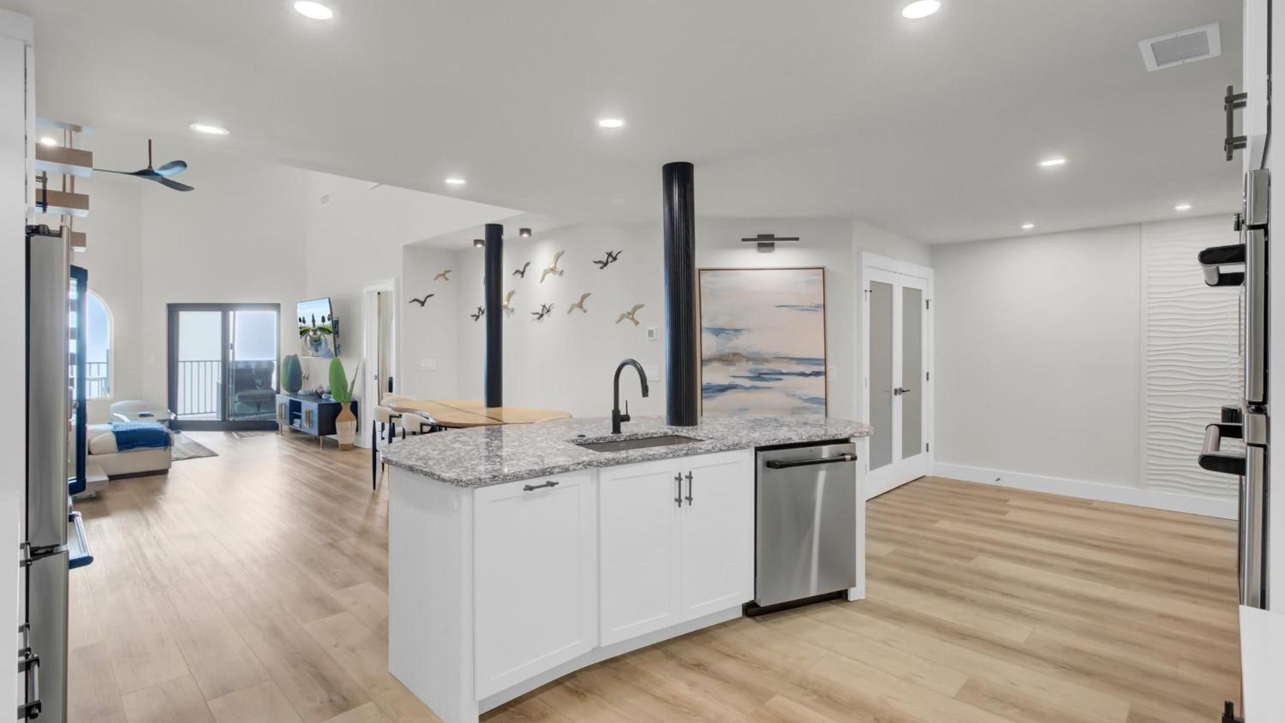 516 Seascape Oceanfront Condo with Pool Access in Wild Dunes