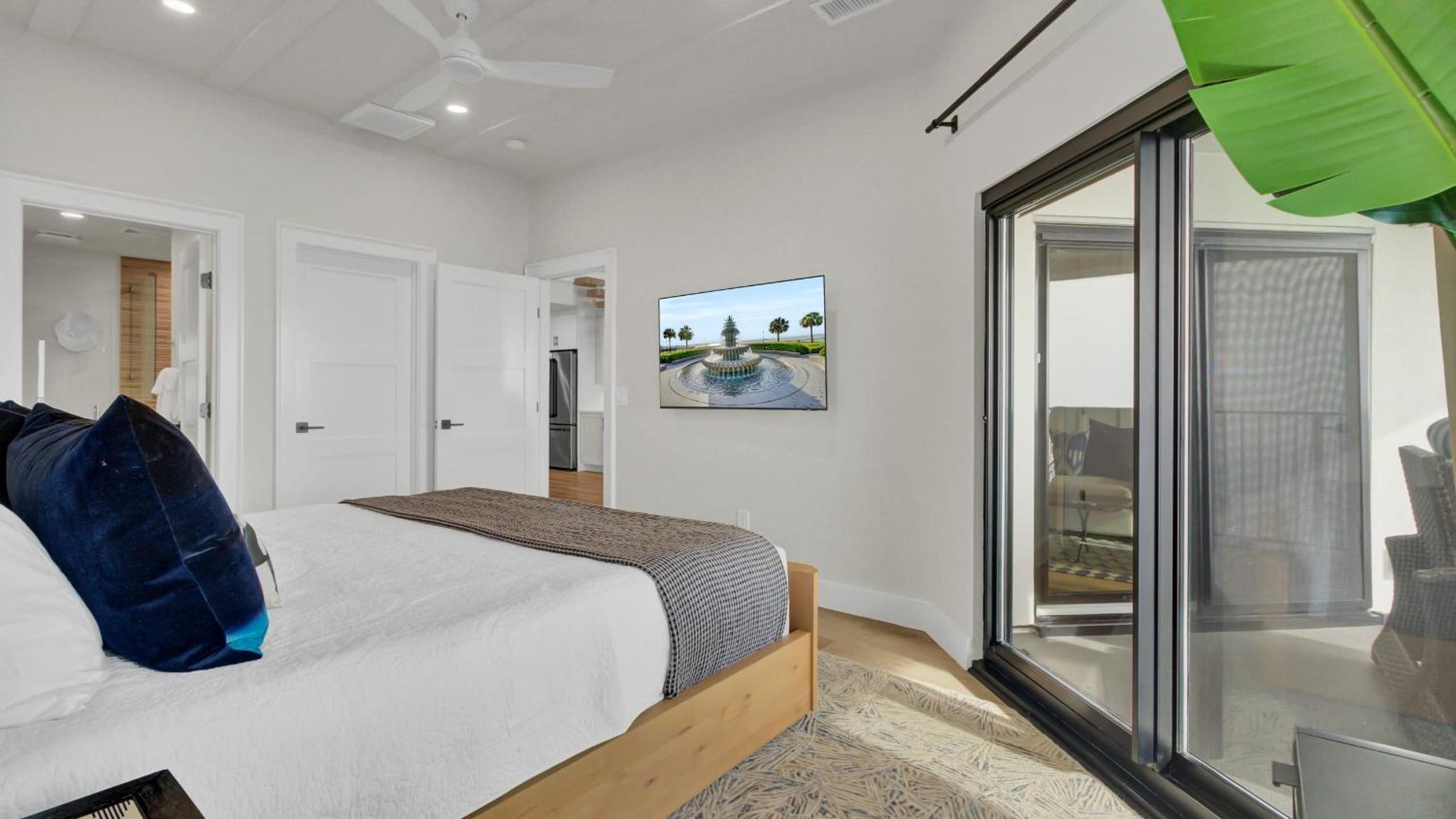 516 Seascape Oceanfront Condo with Pool Access in Wild Dunes
