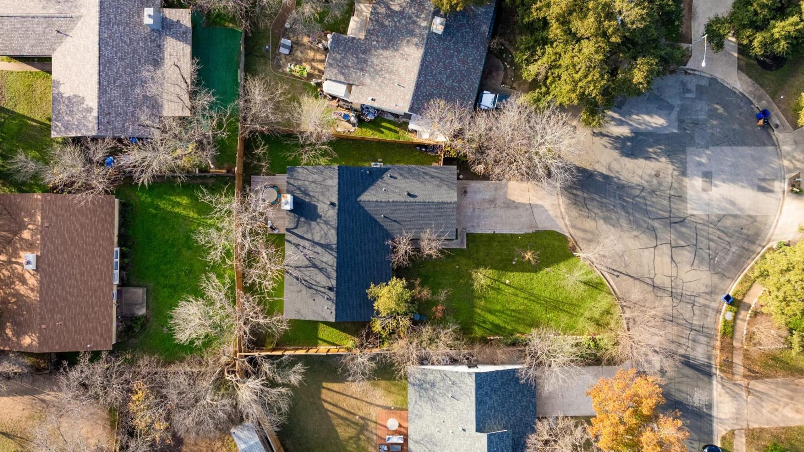 Private Yard w BBQ Games Steps to South Congress Barton Creek Clarksburg