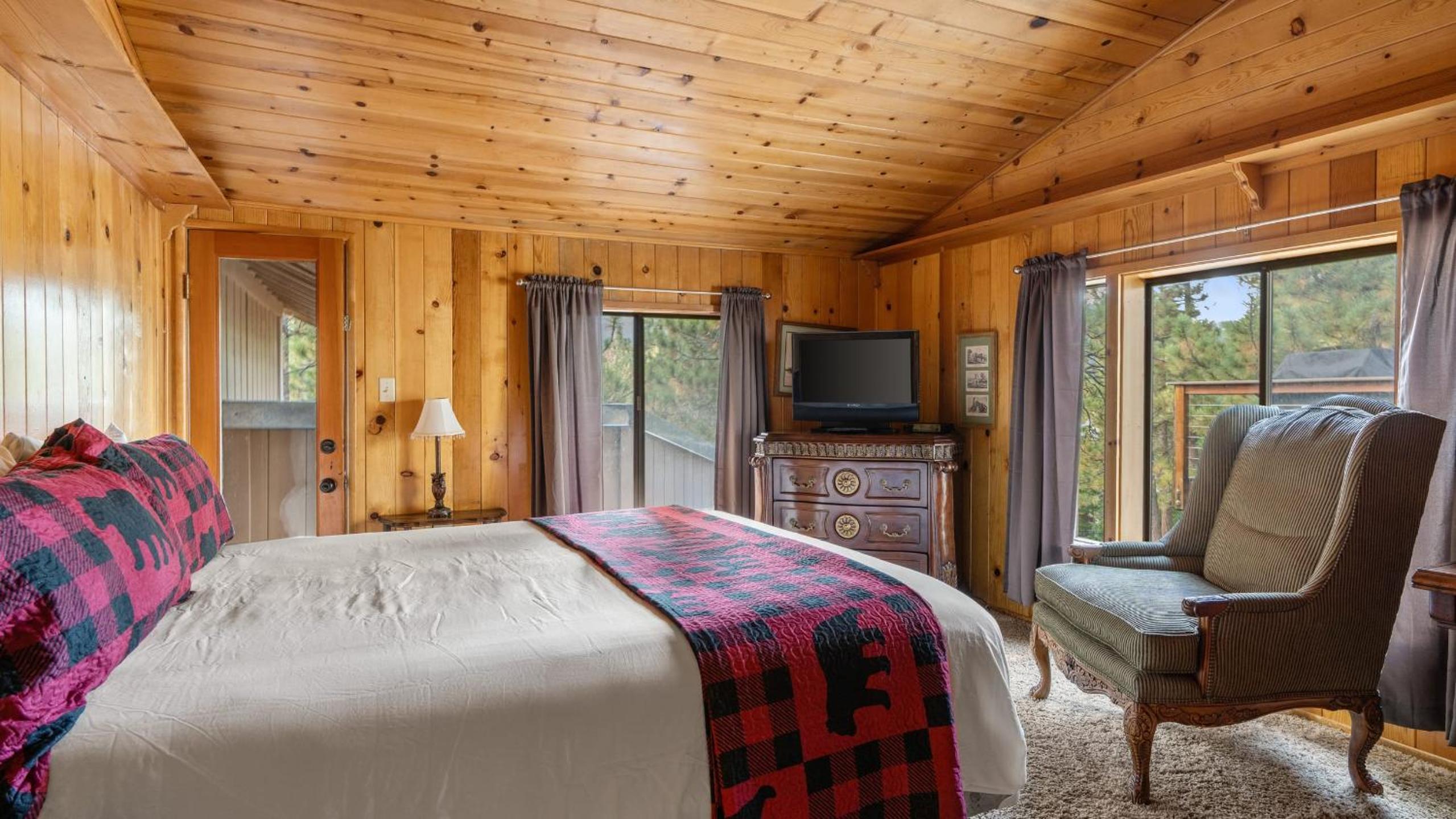 Lakeview Cabin w Game Room Deck Near Ski Slopes Trails Sleeps 16 Waterview by AvantStay