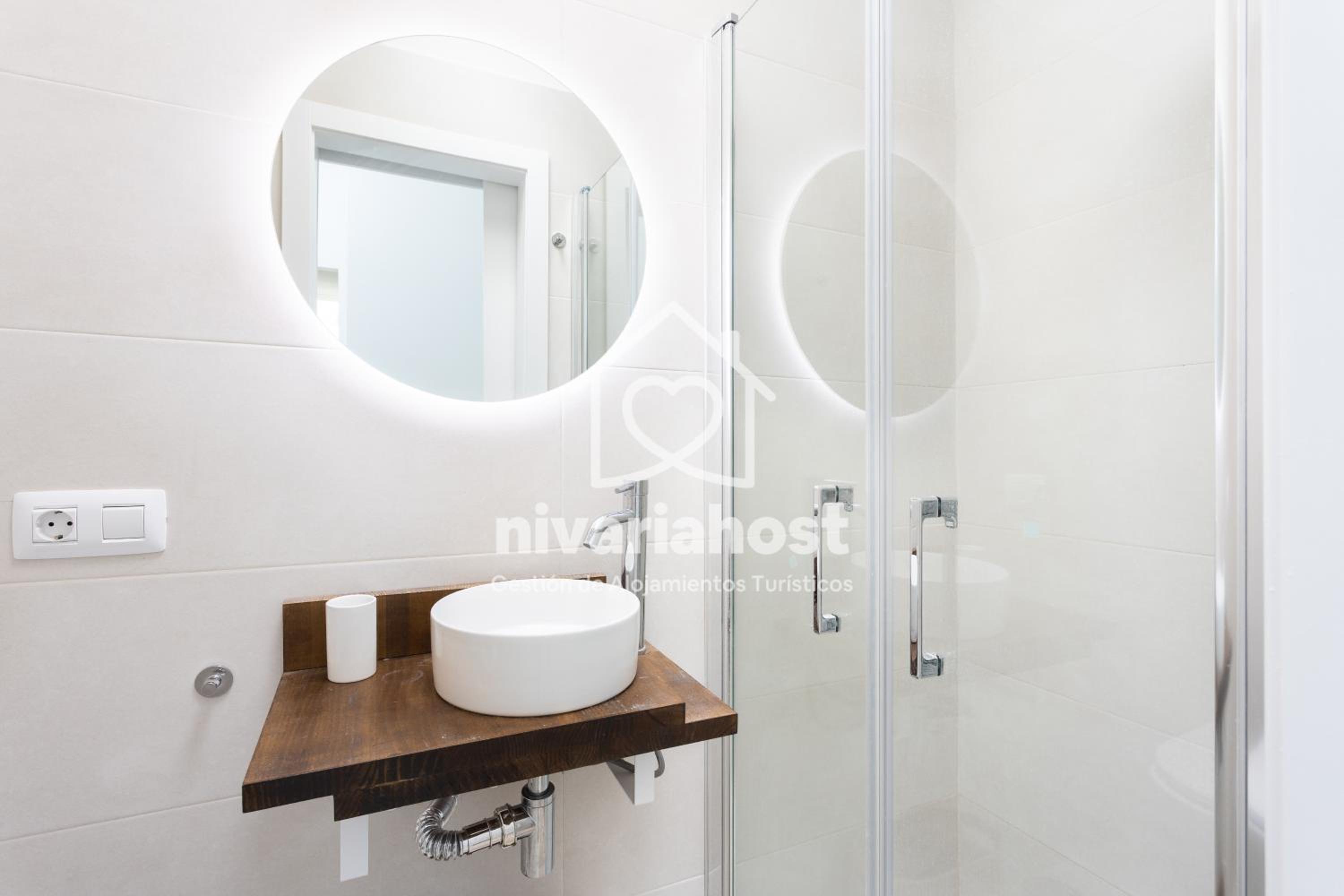 Private Pool Villa, Bellavista by Nivariahost