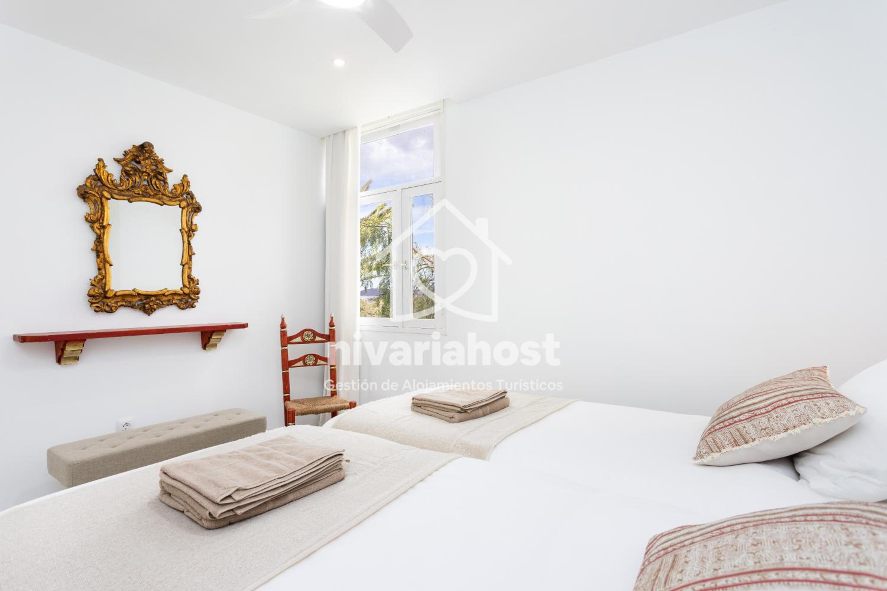 Private Pool Villa, Bellavista by Nivariahost