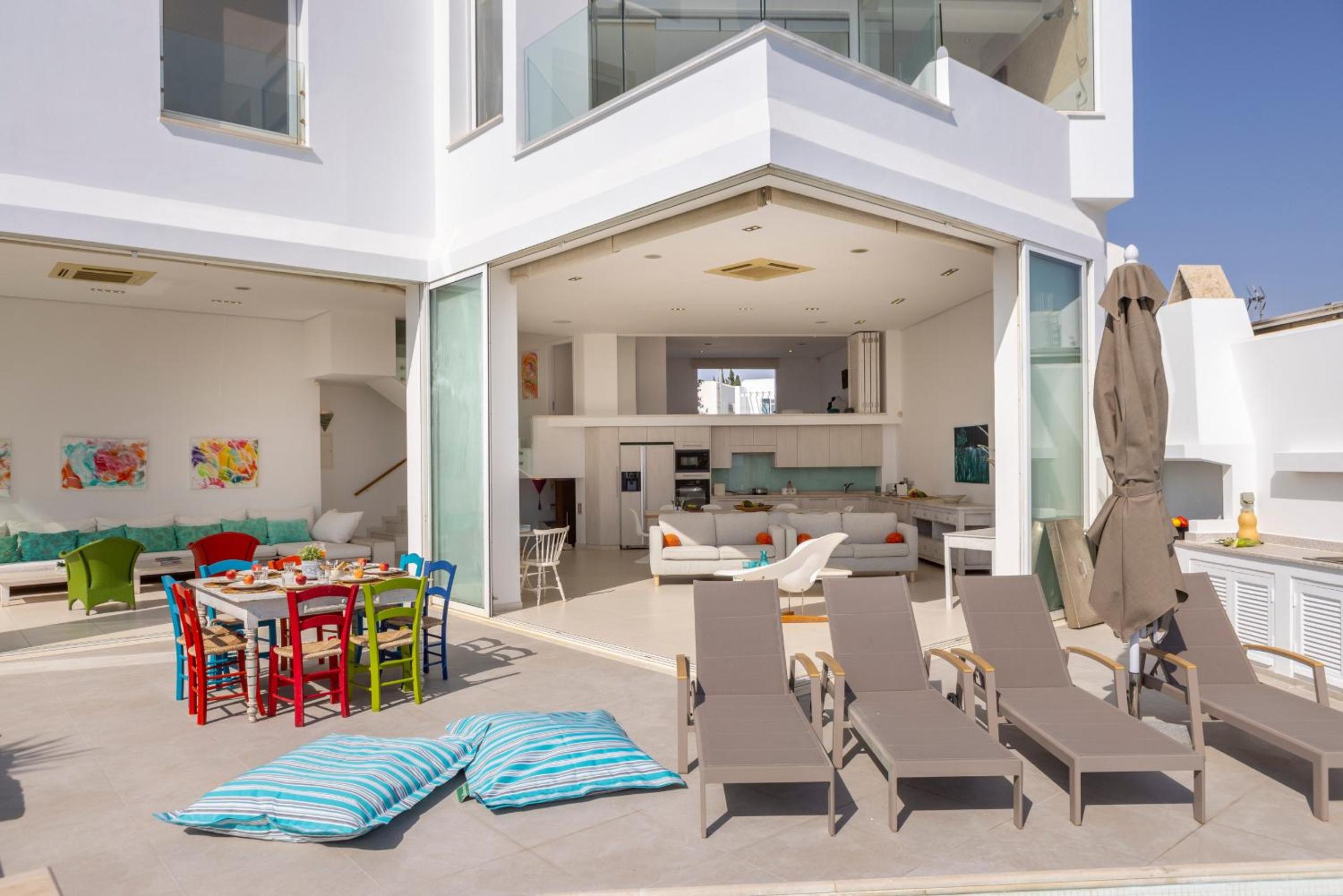 Protaras Seafront Villa AleMar