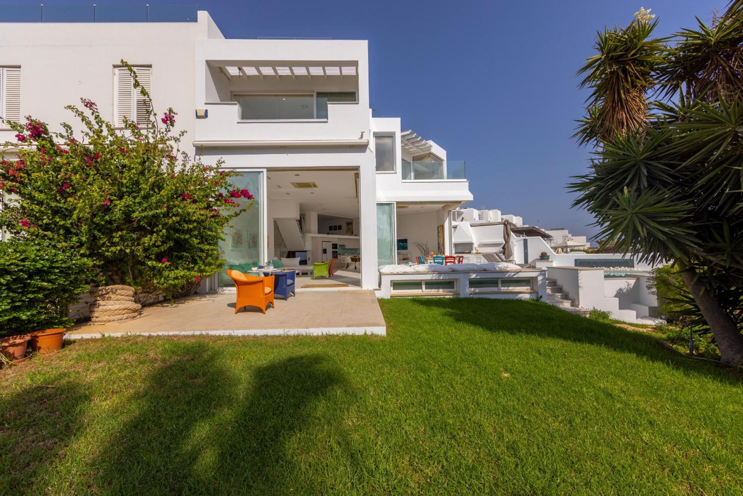 Protaras Seafront Villa AleMar