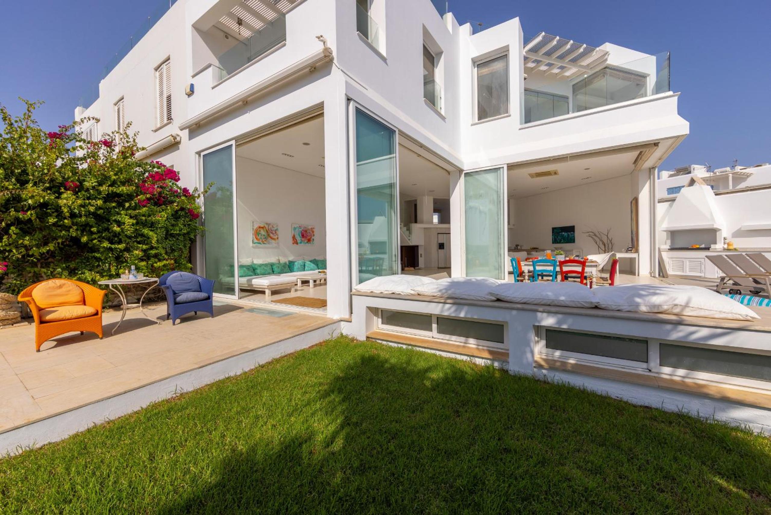 Protaras Seafront Villa AleMar