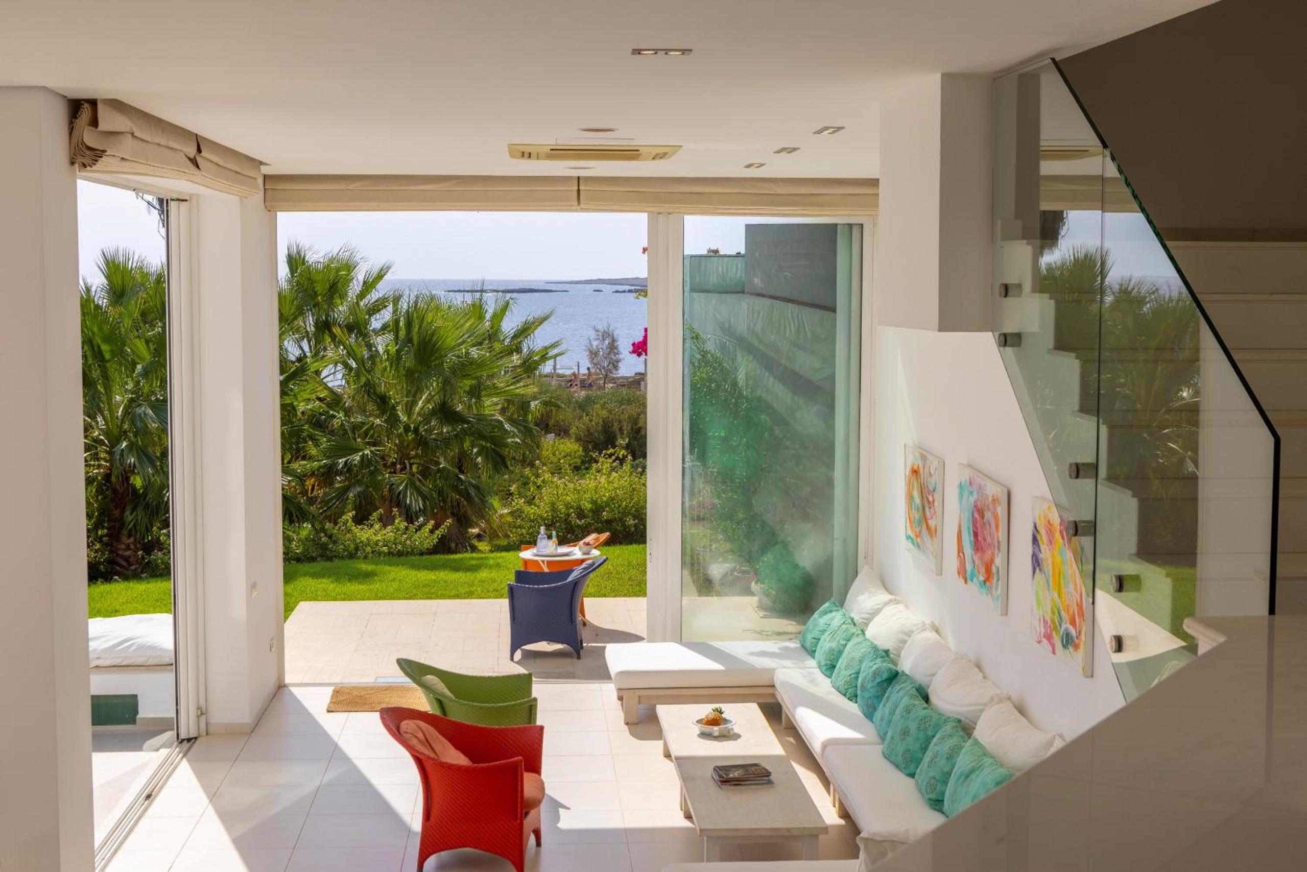Protaras Seafront Villa AleMar
